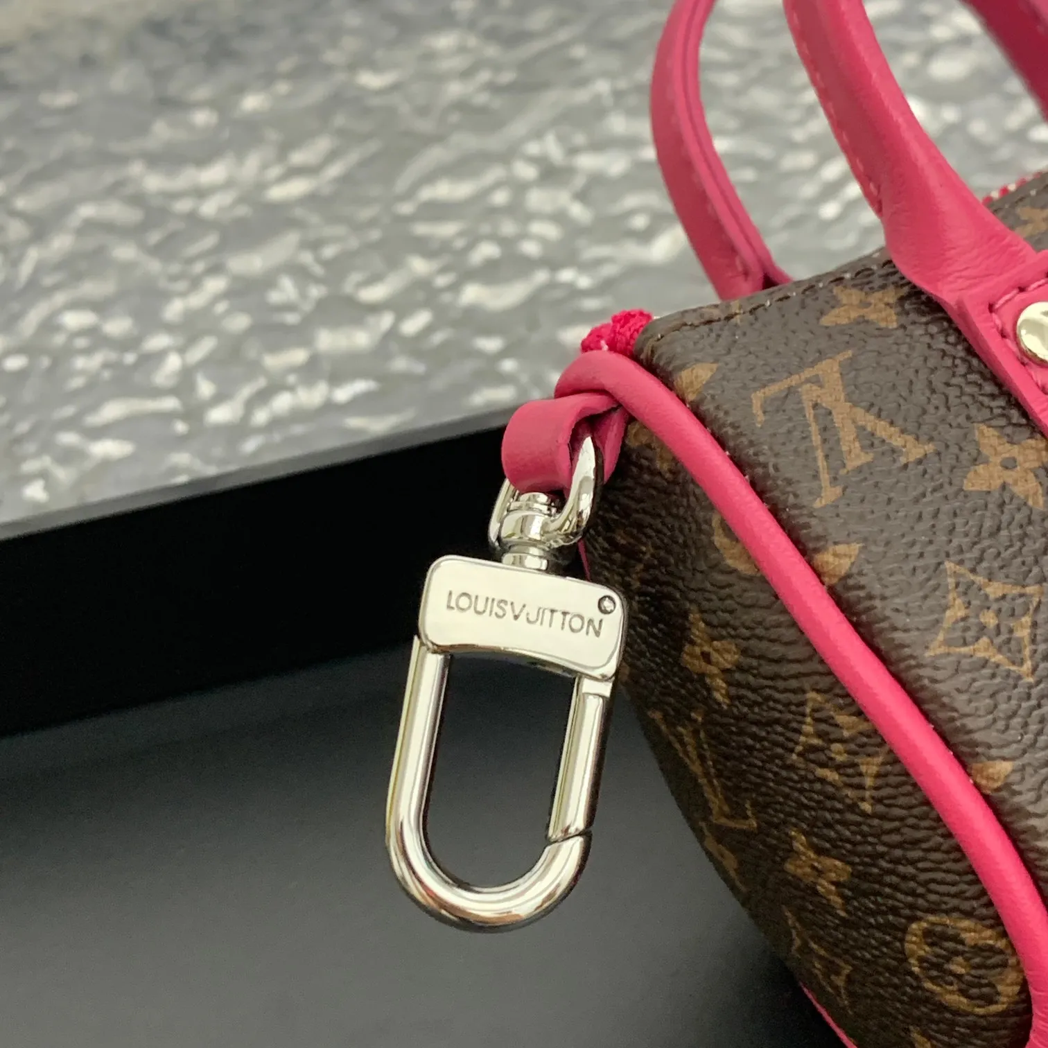 💰200 shipped😍 MINI KEEPALL bag charm and keychain ☀️Louis Vuitton Louis Vuitton lv mini pillow bag pendant ☀️This Mini Keepall bag charm and keychain condenses the classic handbag configuration, boldly showing the spirit of adventure. Monogram canvas with LV inscribed hook buckle, whether hung on a belt or handbag, its zipper closure and built-in keychain ensure secure storage