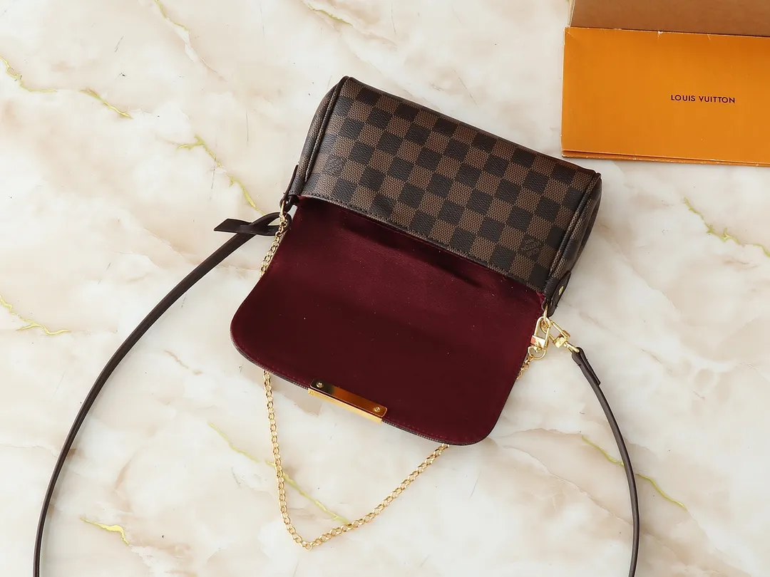 💰160💰Upgraded original M40717 presbyopic N41277 white check N41276 brown check This is a small and lightweight handbag made of Monogram canvas. It is a classic style that you can carry on any occasion. The magnet adsorption buckle is more convenient to use. Dimensions: 24.0 x 14.0 x 5.0 cm (length x height x width)
