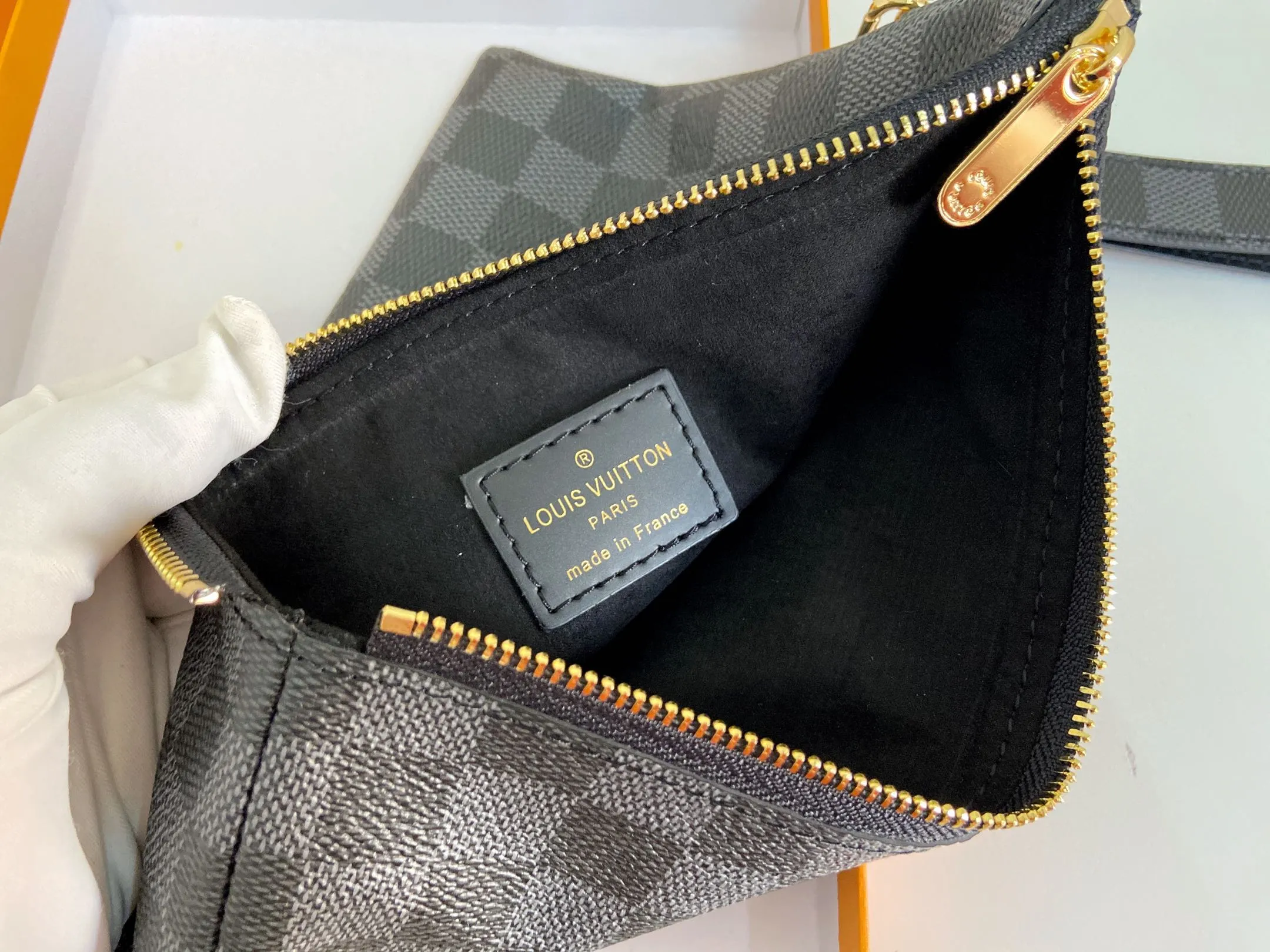 💰130 💎Inspired by Louis Vuitton’s classic suitcases, this City bag is made of Monogram canvas and decorated with printed embroidered patches, reminiscent of suitcase stickers from the late 19th century. A removable wrist strap adds practicality and style to this versatile bag design. Style number: M63447. Dimensions: 16.0 x 23.0 x 0.3 cm (length x height x width)