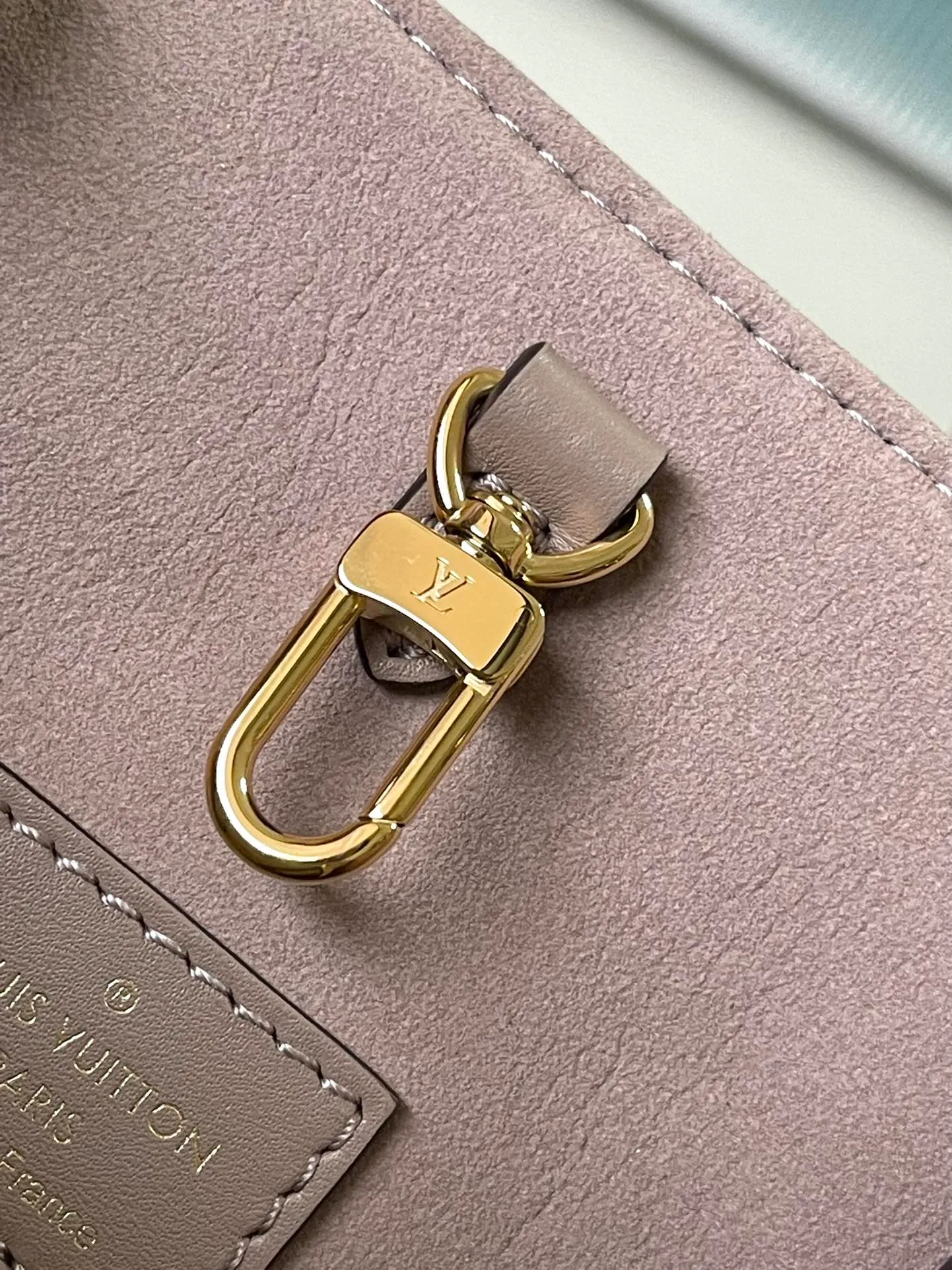 💰1120 (top layer leather) top original order M45494. Support counter inspection. Photos taken of duty-free goods are consistent with the product without unpacking. This product is an exclusive duty-free product in the market and is the highest-end product. Inspection is supported. This product has passed strict inspection and is flawless. Please wear gloves when touching the product. This product is not returnable or exchangeable. Please confirm the product first and then remove the label on the handle. This product is temporarily not open to the public, only regular customers, and is in short supply. Dimensions: 35 x 27 x 14 cm