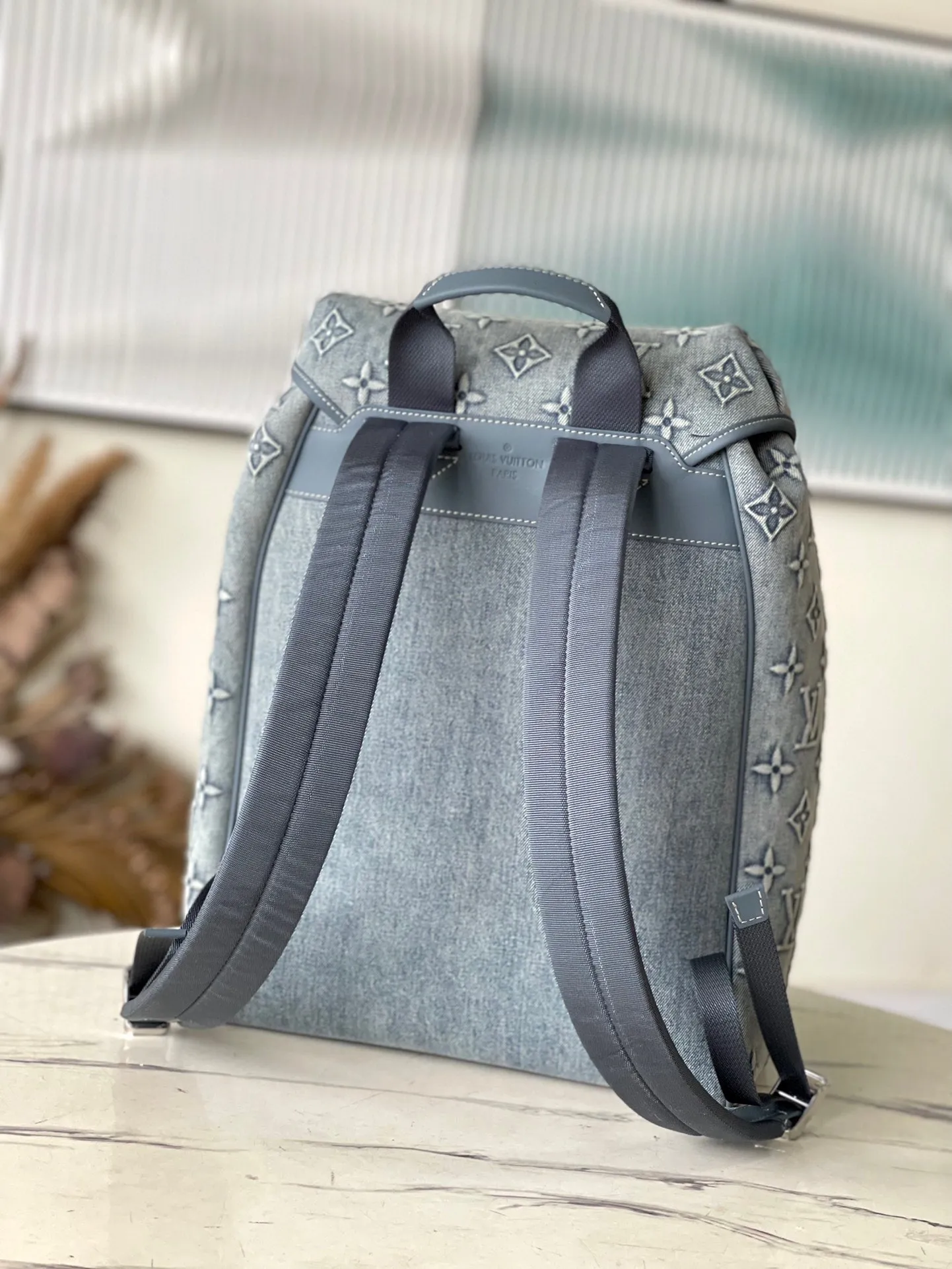 💰1500 Top Original M22534 Denim Latest Montsouris faded denim backpack, faded denim Monogram pattern embossed, embossed denim surface, drawstring gathering, retro label, retro personalized design! Size: 32*40*19cm