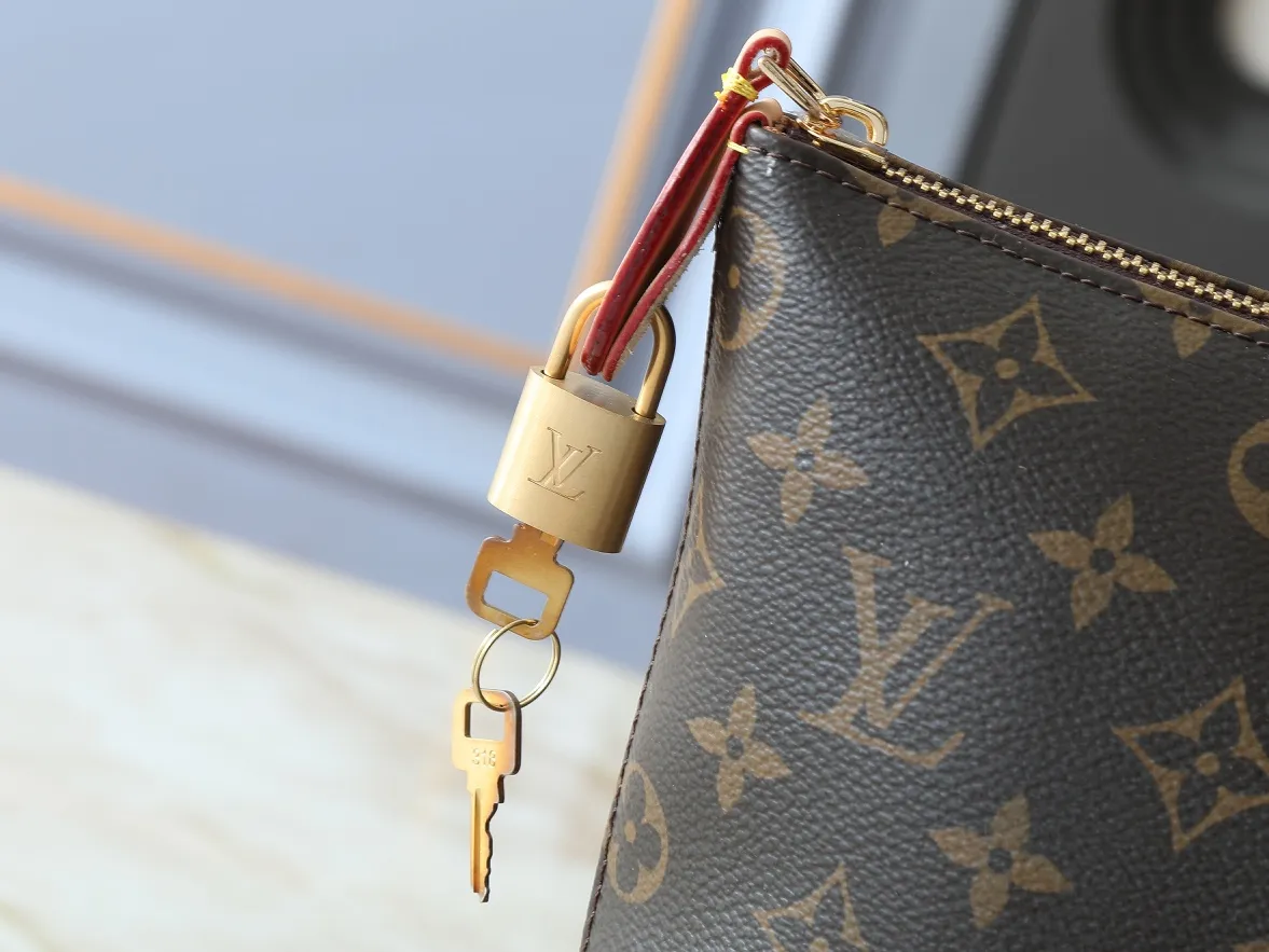 💰Large 140, small 260💰Upgraded original IENA MM handbag 41013 coffee 40040 white grid 42267 presbyopia 42268 The epitome of casual fashion The perfect daily companion for women Perfect functionality and unique elegance Will definitely become your best friend Microfiber lining & tree lamb leather decoration Front zipper layer Shiny gold metal plate decorated cowhide pull tag The quality is as real as the photo Pure copper carved hardware with first-layer cowhide. Size: large 42/27/17, small 35/23/13