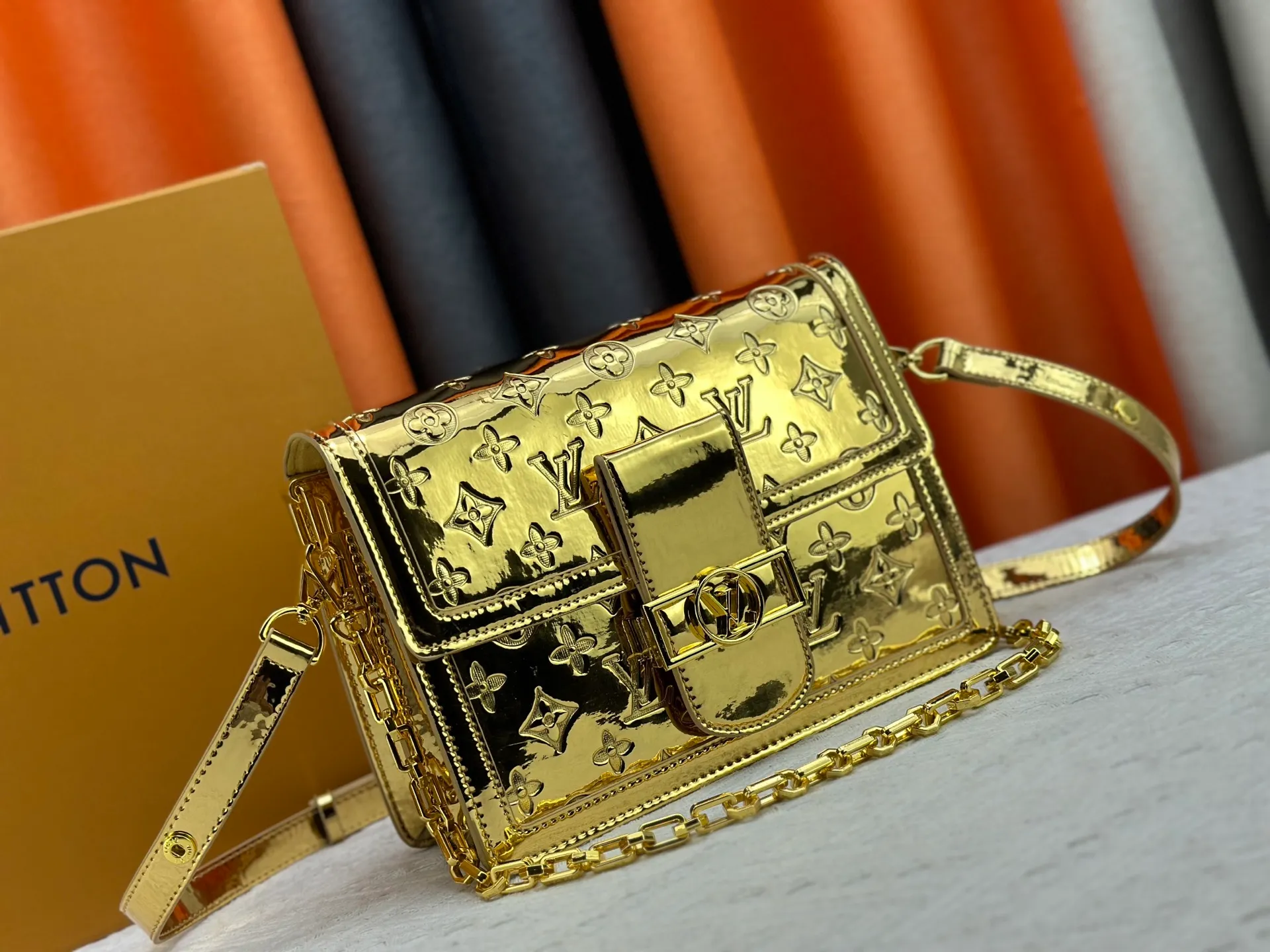 P380 Daphne Gold Silver 💥Louis Vuitton 2025 Early Spring Messenger Bag M43599/44391/44580 color matching latest version shipped Métis The compact shape of the handbag exudes elegance. Presbyopia and cowhide, made of soft Monogram canvas, compact in size and equipped with multiple practical pockets and compartments. Size:25x19x9cm
