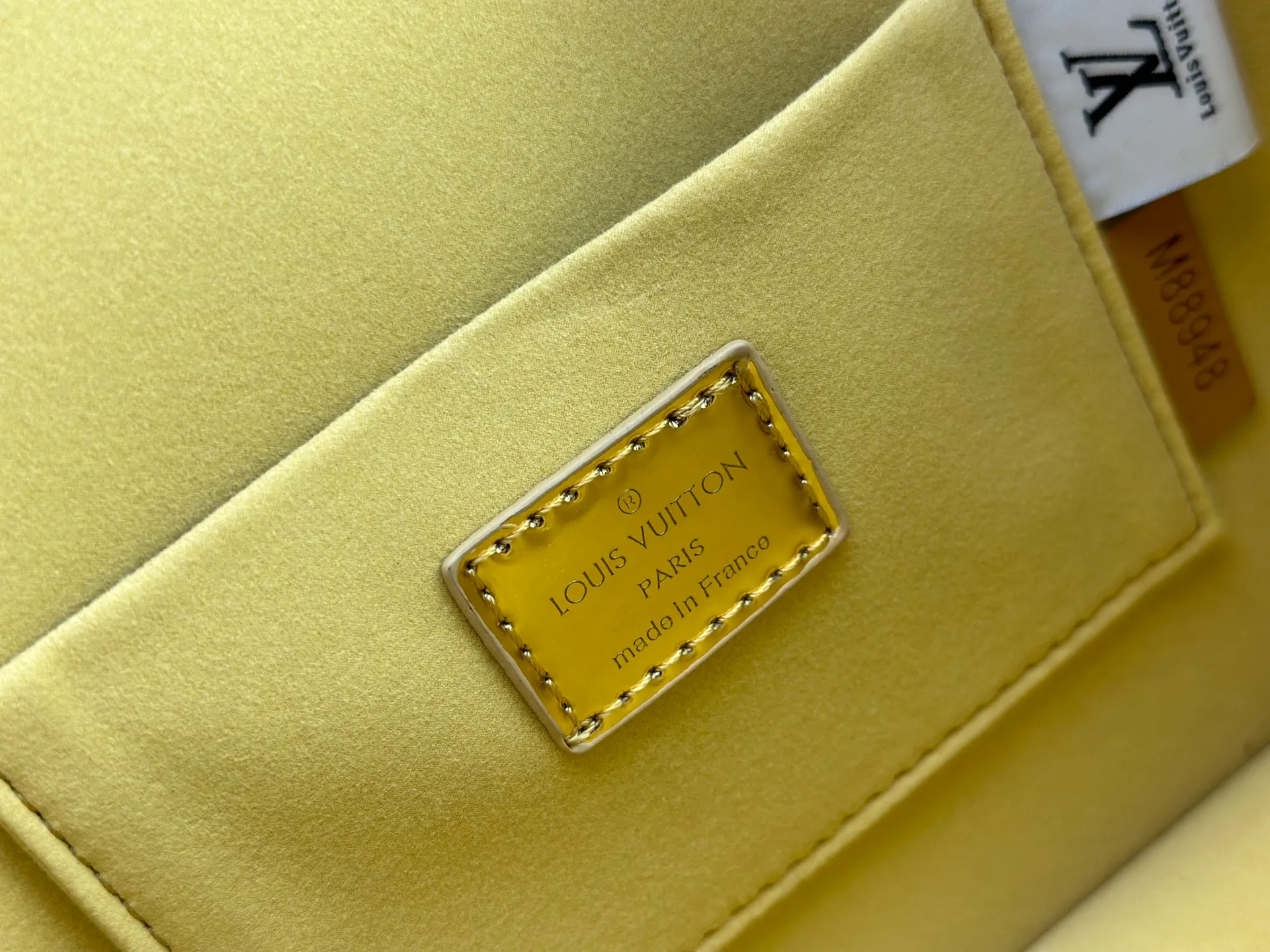 P380 Daphne Gold Silver 💥Louis Vuitton 2025 Early Spring Messenger Bag M43599/44391/44580 color matching latest version shipped Métis The compact shape of the handbag exudes elegance. Presbyopia and cowhide, made of soft Monogram canvas, compact in size and equipped with multiple practical pockets and compartments. Size:25x19x9cm