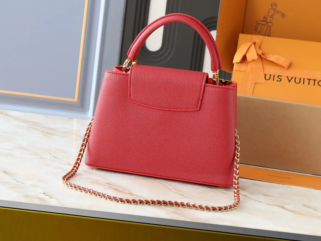 💰440💰Guangzhou goods Upgraded from the original M24583 M24584 M24585 Gold and diamond corolla This Capucines Flower Crown handbag is made of full-grain Taurillon leather and is embellished with Monogram flowers. Each flower is shaped by exquisite crystal diamonds. The LV logo and flowers echo each other, giving this soft handbag a jewel-like luster. Use the detachable shoulder strap cleverly to switch between shoulder and crossbody. Dimensions: 31.5 x 20.0 x 11.0 cm