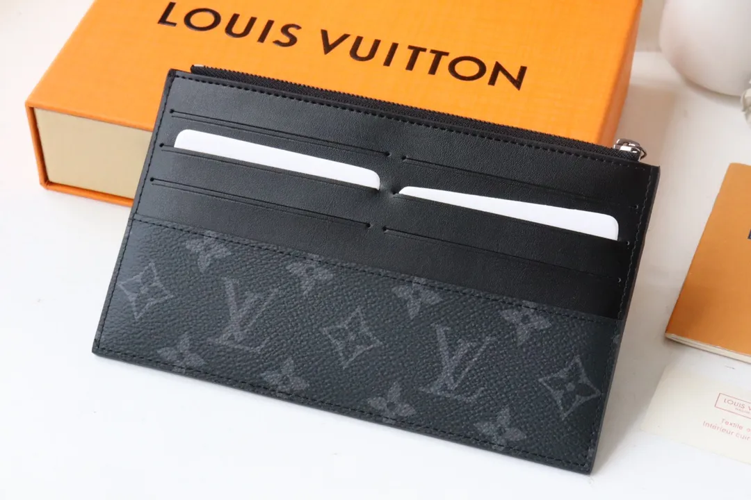 Factory price 240 M80348 black flower, top-quality original Slim Purse uses Monogram canvas and silky cowhide to achieve a simple structure, embellished with Louis Vuitton logo embossing, equipped with a main zipper compartment, external patch pockets, external compartments and card slots, and can also be placed in other handbags. Detailed features 20 x 11 x 0.5 cm (length x height x width) sp001618