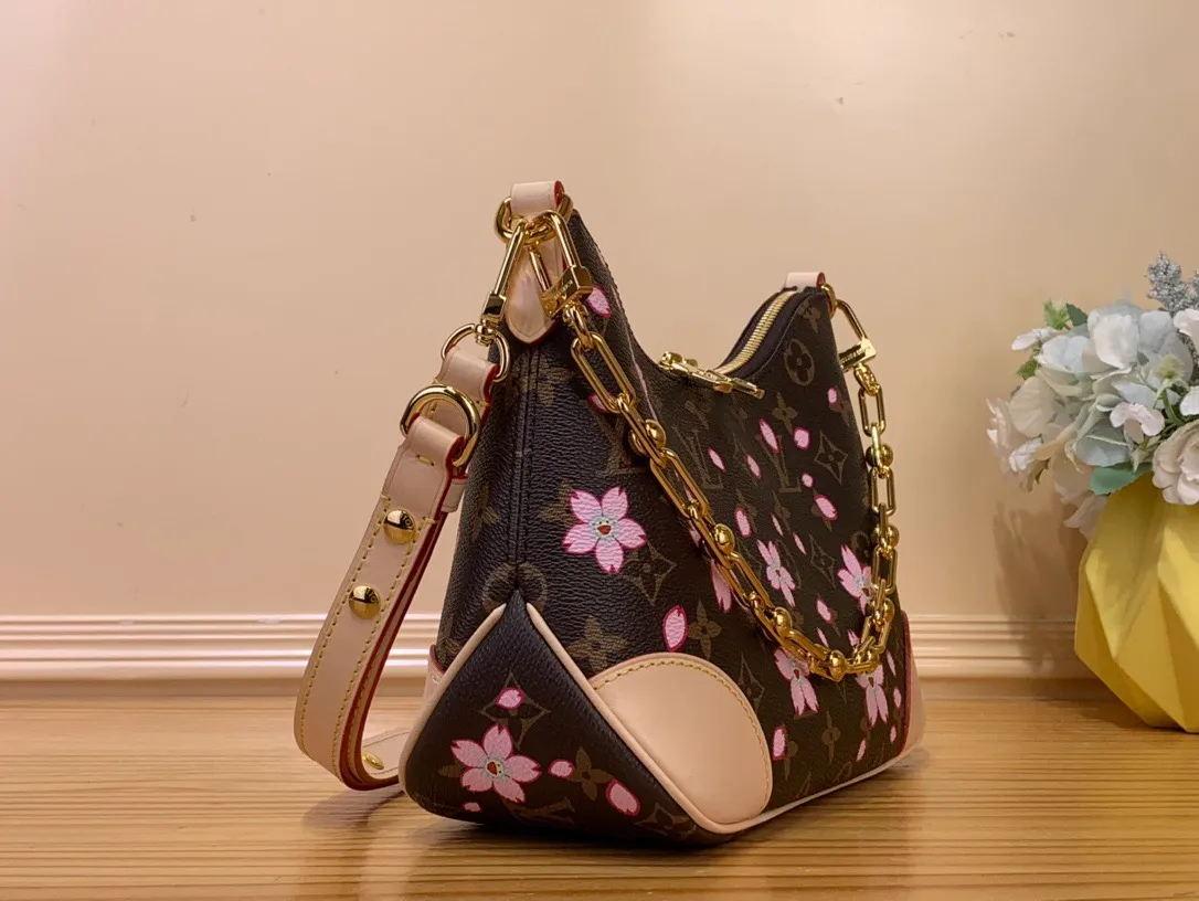 💰1120 (Steel Hardware) Top Original LV x TM BOULOGNE Handbag] M13265 Cherry Blossom This Boulogne handbag is from the Louis Vuitton x Murakami replica series, using Monogram coated canvas to highlight the vitality of the Cherry Blossom pattern. Classic leather shapes the detachable studded shoulder strap and corners, while dazzling metal hardware adds sophistication. Dimensions: 16 x 9.5 x 29 cm