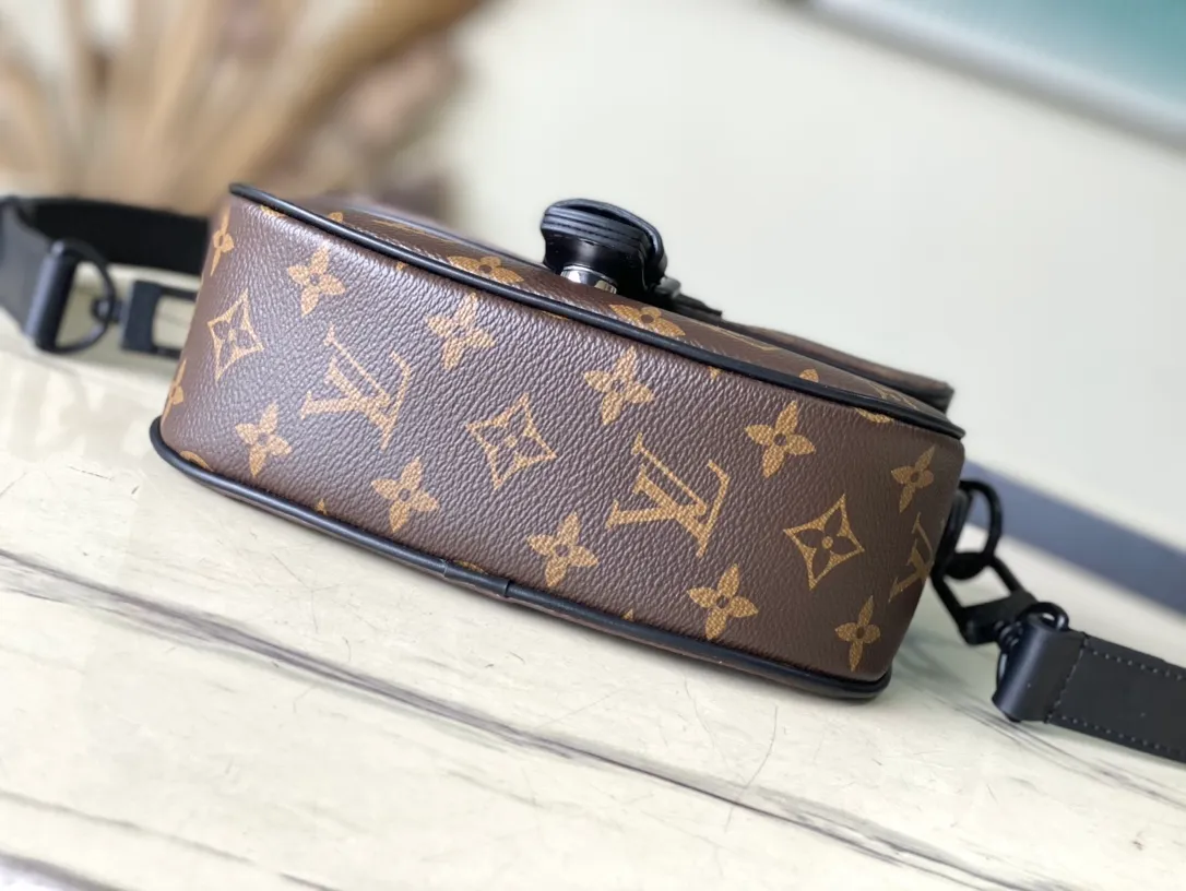 💰820 Top Original Order M47060 Presbyopia This Montsouris small messenger bag is made of Monogram Macassar coated canvas to create ample space, making it a perfect choice for daily travel. The retro structure and leather shoulder strap make it easy to wear in formal occasions. Dimensions: 20 × 17 × 7 cm