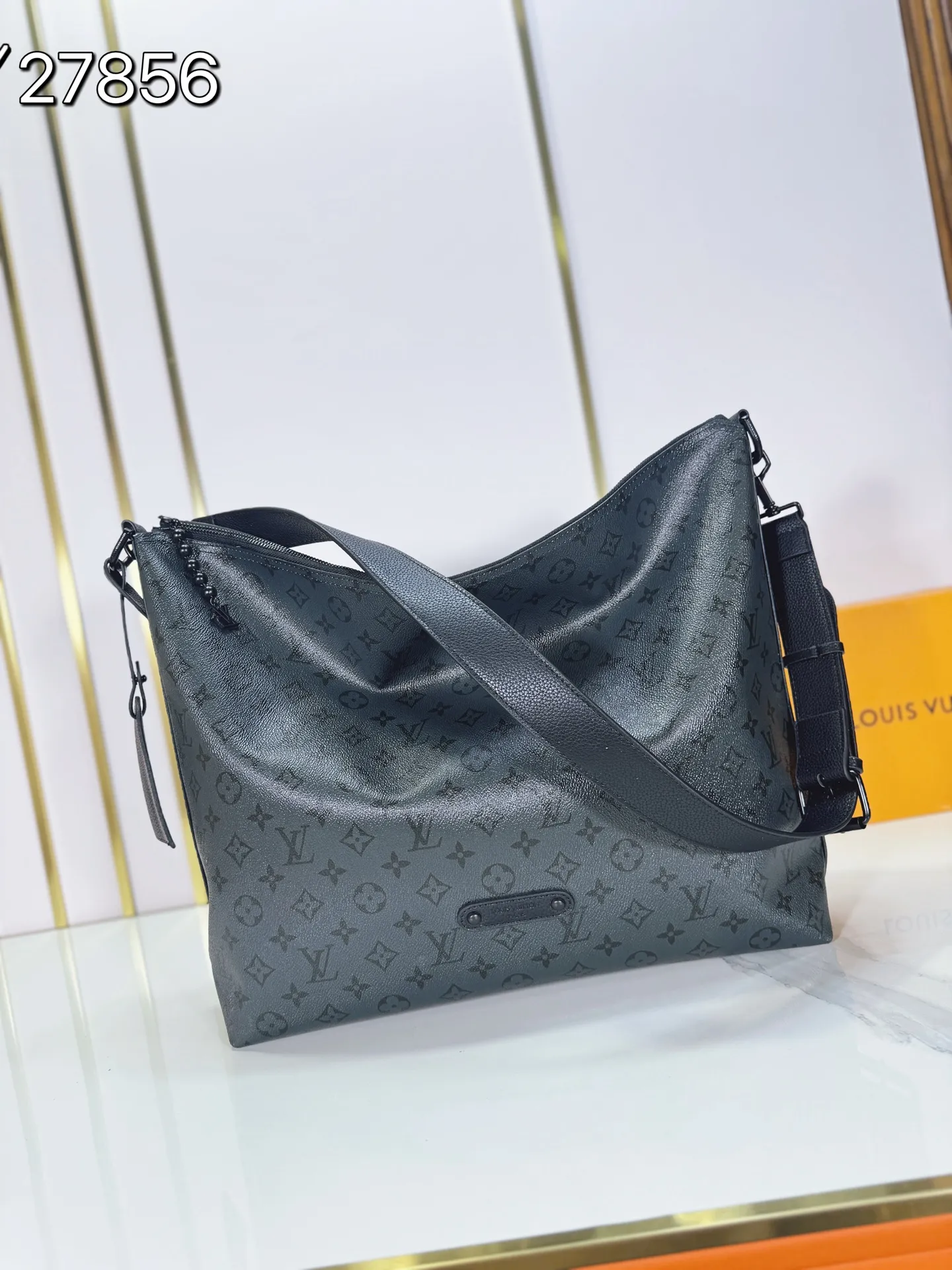 P260【LV METIS Handbag】M27856 M27181 M14018 This Métis made of Monogram canvas fulfills its promise with its own attitude. With its emphasis on lines and silhouettes, the Métis handbag combines the versatility required of a modern handbag with the elegance and charm of Louis Vuitton's heritage. Two detachable shoulder straps, can be used to carry, carry or carry on the shoulder.   Size 48x36x12cm
