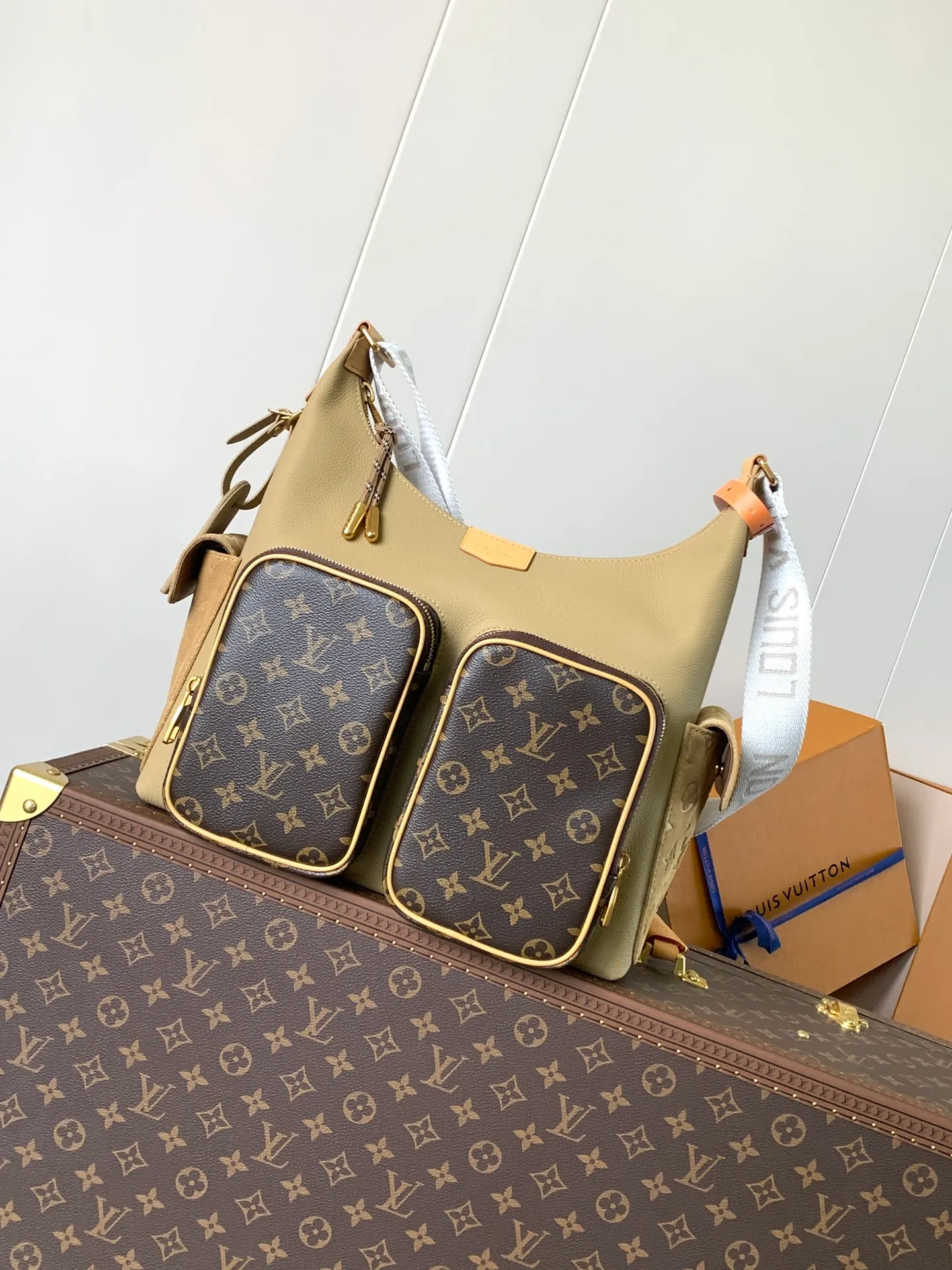 💰1680 (top layer leather) top original order M12697, full pickup top original order, transcoding chip, presbyopia bag, flower materials Classic canvas with wide shoulder straps, double pockets with magnetic buckles on both sides, presbyopic double pocket fabric with adjustable wide shoulder straps, injecting practical functions into the avant-garde design. The single-shoulder crossbody bag has always been a favorite of LV khaki with presbyopic classic vintage enthusiasts. It looks good on both men and women. Dimensions: length, height and width 30×31×10.8