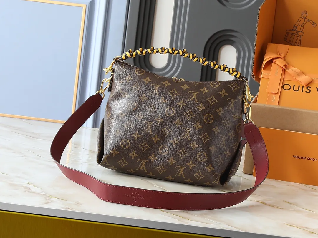 💰260💰Upgraded original version [M55090] The factory-direct Beaubourg Hobo mini handbag is made of Monogram canvas to outline solid lines, the top braided handle reveals the 2019 autumn style, and the hand-dyed edges highlight Louis Vuitton's craftsmanship. LV bag decorations convey elegant charm. Monogram coated canvas, smooth cowhide trim, microfiber lining, detachable top handle for hand or elbow carry, detachable shoulder strap for shoulder or cross-body wear, interior patch pocket, LV leather trim. size: 25*15**21 cm
