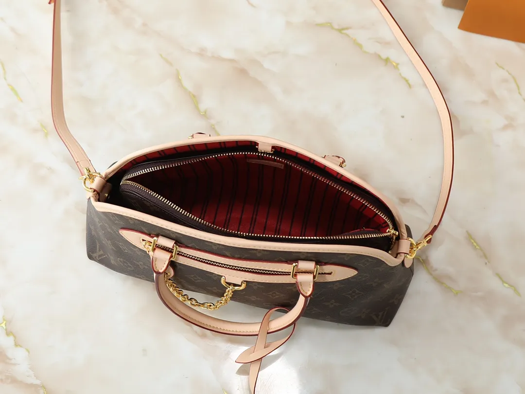 💰260💰Upgraded original M15208 M25774 This Louis Vuitton Ever More PM handbag is made of classic Monogram canvas, with light-colored cowhide trim, decorated with a metal chain and padlock design, and has both hand-held and shoulder functions. It is the brand's modern interpretation of retro bags, integrating classic elements and contemporary design, showing an elegant retro style in the 2025 retro trend. It is suitable for daily commuting, leisure and other occasions. It is a fashionable and practical item. Dimensions: 35.0 x 21.0 x 12.0 cm