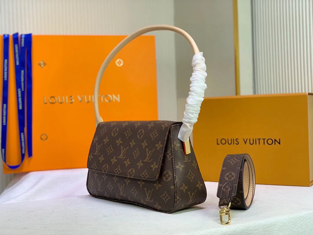 Batch 300💰🔥supermodel bella’s same style🔥🔥LV round handle shoulder bag! 51147 exclusive ⛱️delivery wide shoulder strap! 🔥A very attractive and practical bag! ! looping series A rare round handle shoulder bag from Lvjia! Very chic ❤️❤️ The inside is made of brown cloth, so you won’t be afraid of aging no matter how long you store it! The capacity is sufficient. You can recite the style of a big name in minutes. Size: 28-18-9 without handle