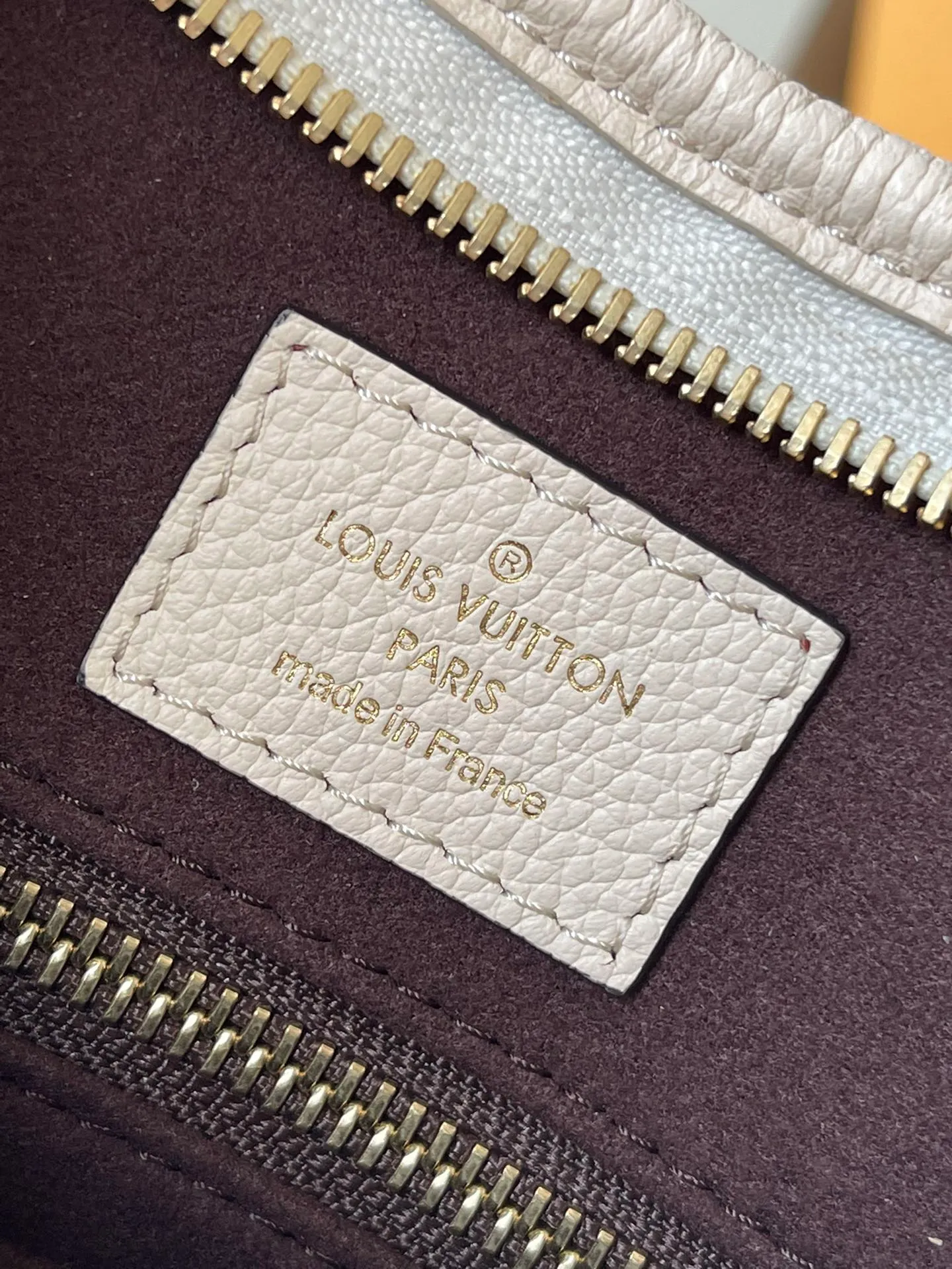 💰1180 (top layer leather) top original order M46293. Support counter inspection. Photos taken of duty-free goods are consistent with the product without unpacking. This product is an exclusive duty-free product in the market and is the highest-end product. Inspection is supported. This product has passed strict inspection and is flawless. Please wear gloves when touching the product. This product is not returnable or exchangeable. Please confirm the product first and then remove the label on the handle. This product is temporarily not open to the public, only regular customers, and is in short supply. Dimensions: 24 x 29.5 x 12 cm