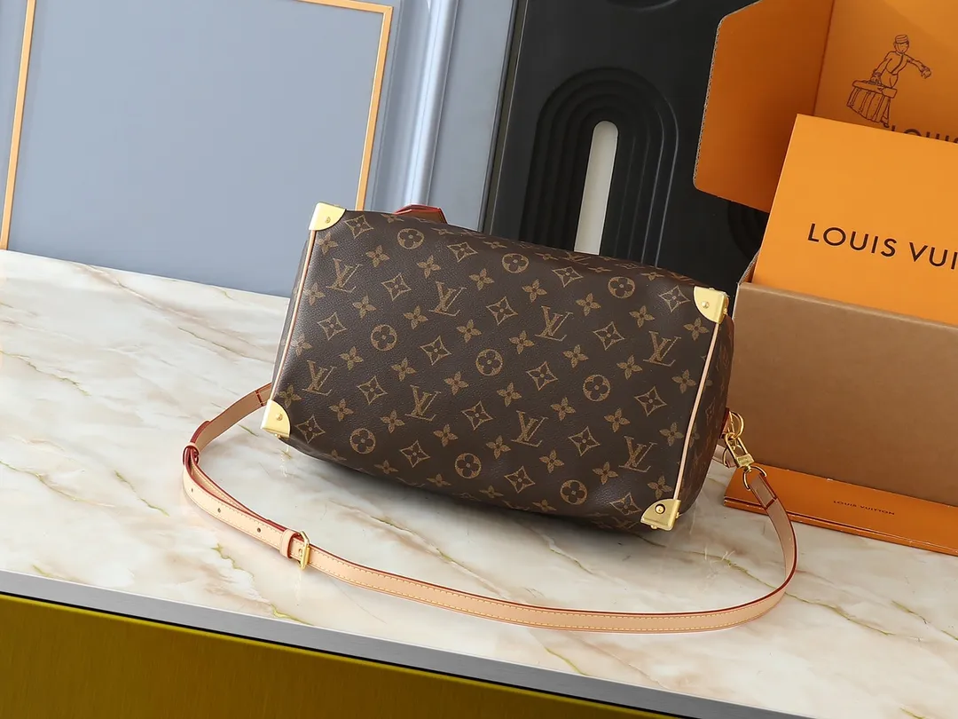 💰300💰Upgraded original version M13805 M13257 M40391 lv Murakami Takashi co-branded NANOSPEEDY handbag This Nano Speedy handbag combines Monogram canvas and cow leather trim printing, with 33 colorful colors to interpret white tricolor and black tricolor. It has been launched in twelve sections and is very popular around the world and is loved by celebrities and celebrities. 30.0 x 21.0 x 17.0 cm