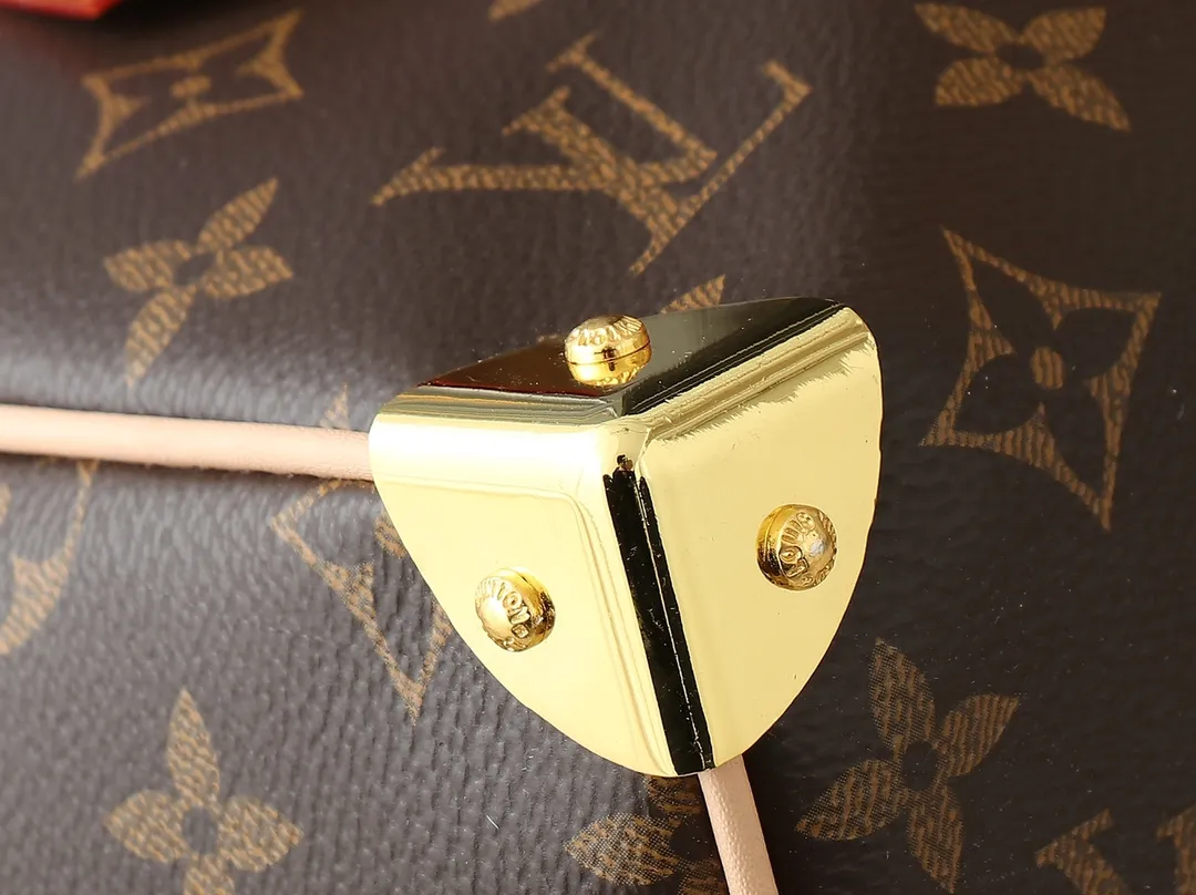 💰300💰Upgraded original version M13805 M13257 M40391 lv Murakami Takashi co-branded NANOSPEEDY handbag This Nano Speedy handbag combines Monogram canvas and cow leather trim printing, with 33 colorful colors to interpret white tricolor and black tricolor. It has been launched in twelve sections and is very popular around the world and is loved by celebrities and celebrities. 30.0 x 21.0 x 17.0 cm