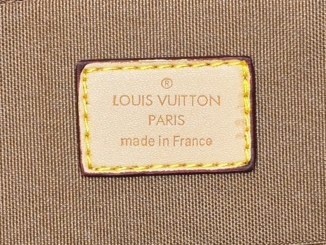 p Large 280💰Small 260💰Upgraded from the original M53151 M53152 presbyopic N41221 Feige presbyopic black leather This is one of Louis Vuitton's iconic handbags with the stiffest design structure. Its prototype is a piece designed by Gaston Vuitton and named after the Alma Bridge, which connects two adjacent fashionable districts in Paris. Signature Monogram canvas gives it a classic feel. Size: small 25 x 19 x 12, large 32x24x15cm (length x height x width)