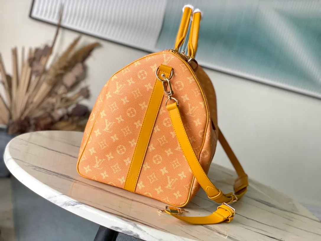 💰1340 Top original order M13186 Louis Vuitton LV 24FW Monogram new presbyopic bag Louis Vuitton LV 24FW New Monogram yellow presbyopic yellow presbyopic series Messenger messenger bag Montsouris satchel Keepall 55 travel bag multiple classic styles. Dimensions: 55 x 27 x 20 cm