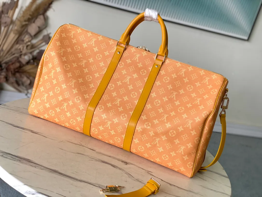 💰1340 Top original order M13186 Louis Vuitton LV 24FW Monogram new presbyopic bag Louis Vuitton LV 24FW New Monogram yellow presbyopic yellow presbyopic series Messenger messenger bag Montsouris satchel Keepall 55 travel bag multiple classic styles. Dimensions: 55 x 27 x 20 cm