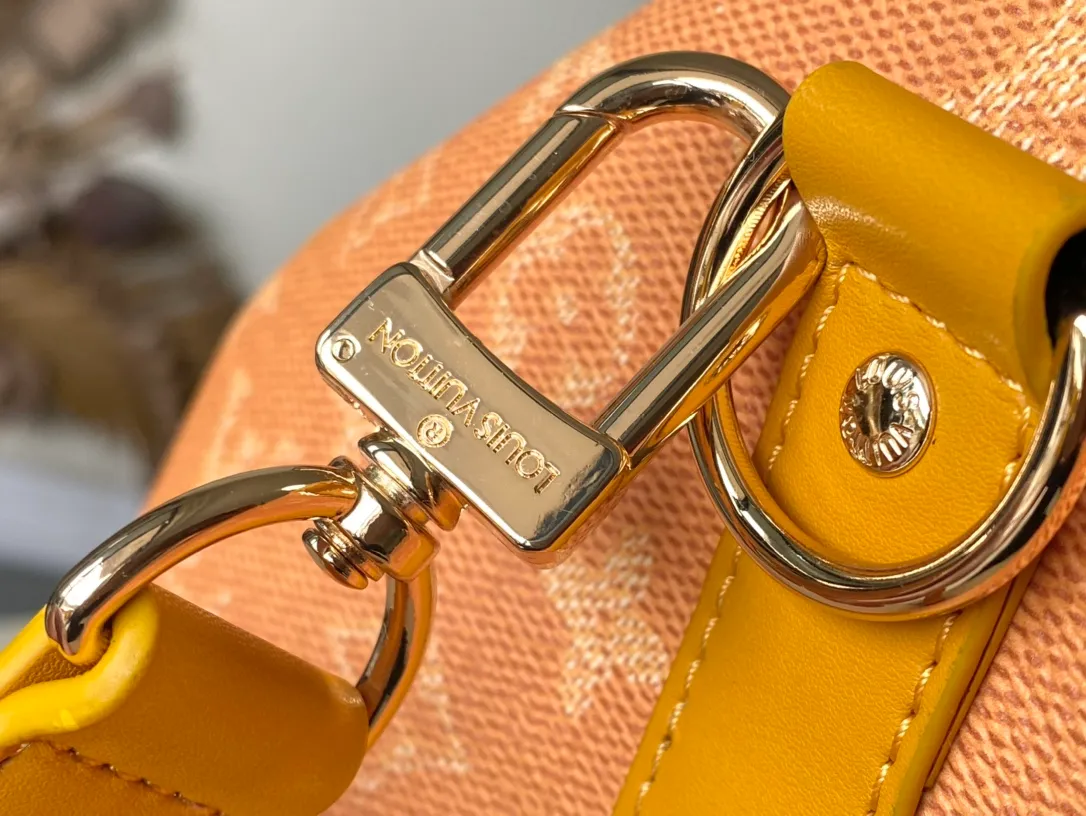 💰1340 Top original order M13186 Louis Vuitton LV 24FW Monogram new presbyopic bag Louis Vuitton LV 24FW New Monogram yellow presbyopic yellow presbyopic series Messenger messenger bag Montsouris satchel Keepall 55 travel bag multiple classic styles. Dimensions: 55 x 27 x 20 cm