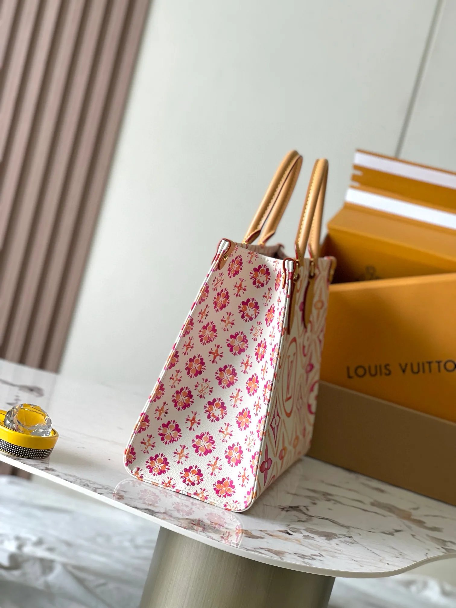 💰1040 Top original ONTHEGO medium handbag Model: M11262 dynamic chip Material: A-grade all-steel hardware, imported original fabric Size: 35*27*14CM
