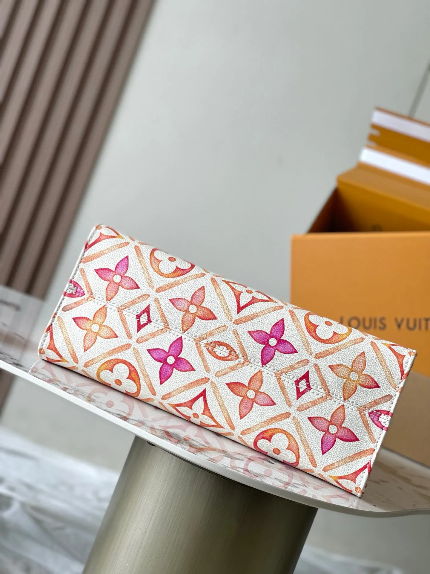 💰1040 Top original ONTHEGO medium handbag Model: M11262 dynamic chip Material: A-grade all-steel hardware, imported original fabric Size: 35*27*14CM
