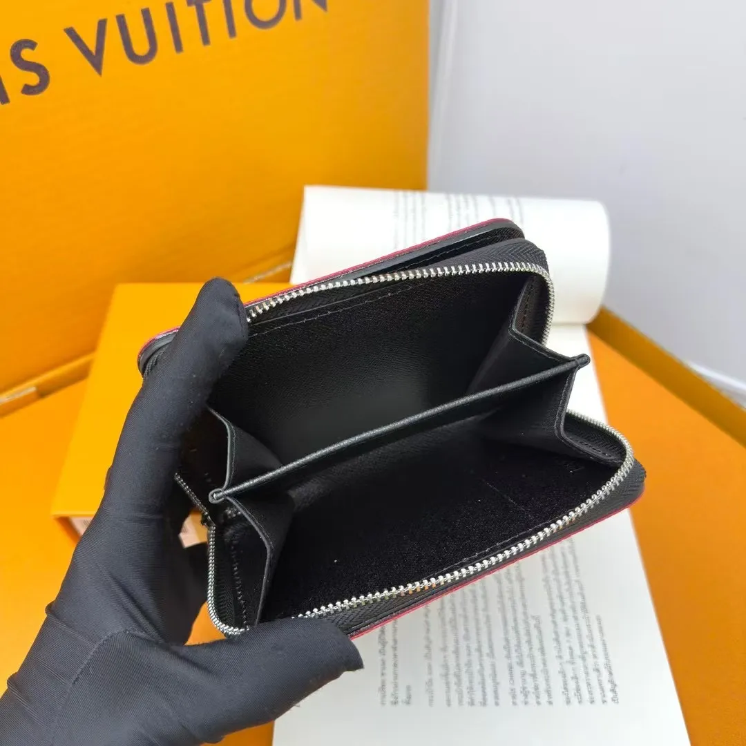 P150 M83689 33 colors This Cléa wallet is made of Monogram Empreinte soft grained cowhide, embellished with Louis Vuitton's iconic Monogram embossed pattern. It has a stylish design, is exquisite and compact but has a spacious capacity. It is equipped with an external patch pocket, zipper coin pocket, banknote compartment and six credit card slots.