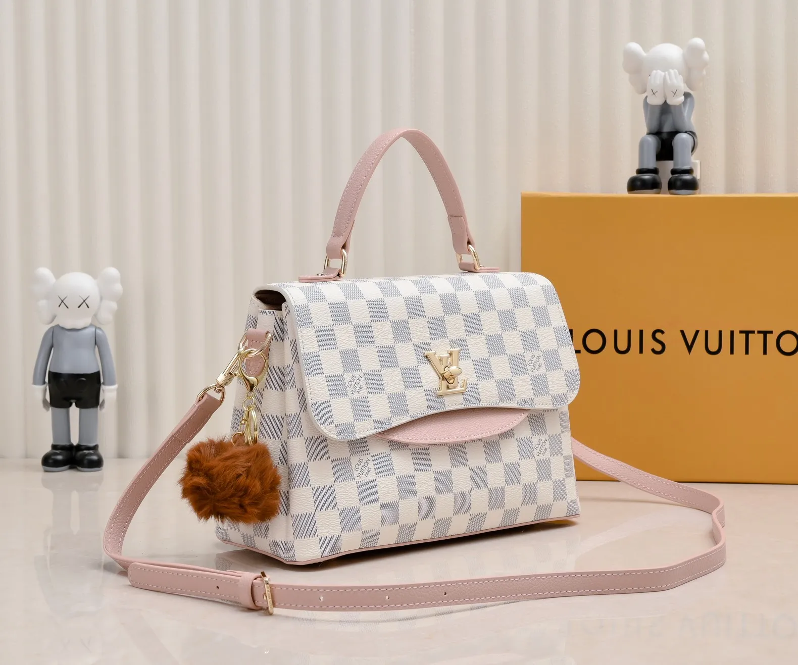 ¥500💰 Exclusive real shot-upgraded version ‼ ️New spring and summer products☀️ 💥Louis Vuitton 2023 popular practical and fashionable handheld crossbody model💪 Model: 56122🎉Color matching latest style Métis The unique shape exudes elegance. Presbyopic/yellow/original cowhide with original buckle hardware, made of soft Monogram canvas, has multiple practical pockets and three compartments. Size: length 27x height 18x ​​width 12cm