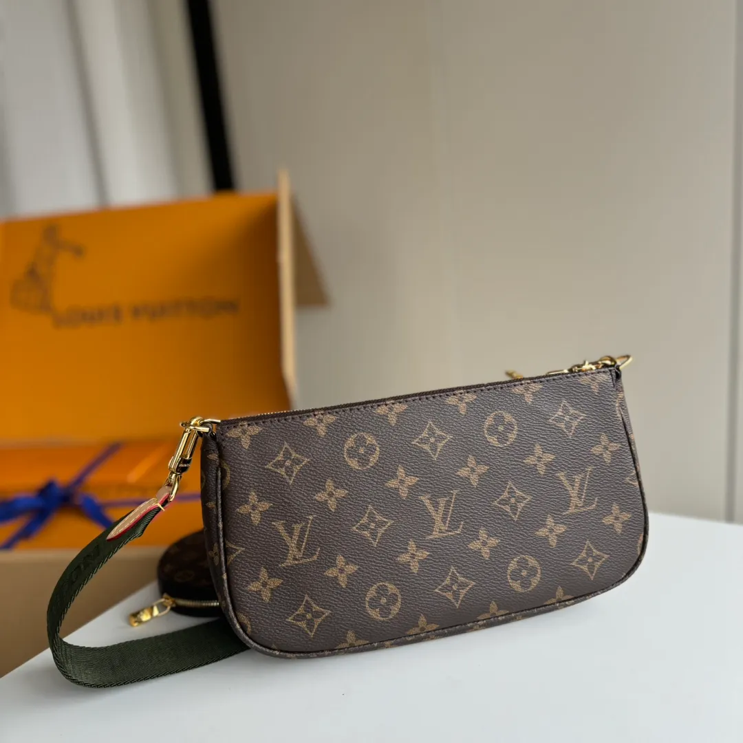 p1660 [Configuration counter MB complete package] 𝙈𝙐𝙇𝙏𝙄 𝙋𝙊𝘾𝙃𝙀𝙏𝙏𝙀 Three-in-one M44813 chip/original leather/all steel hardware Size: 24*13.5*4cm Classic and iconic ✅presbyopia material with discolored leather, multiple compartment design, known as "three-in-one", one bag can be used in multiple ways, and it is also a concave-shaped artifact. The chain can be removed and used as a small bag. We use the raw materials of the original leather, no matter from which angle it reveals a full-screen ZP visual sense!