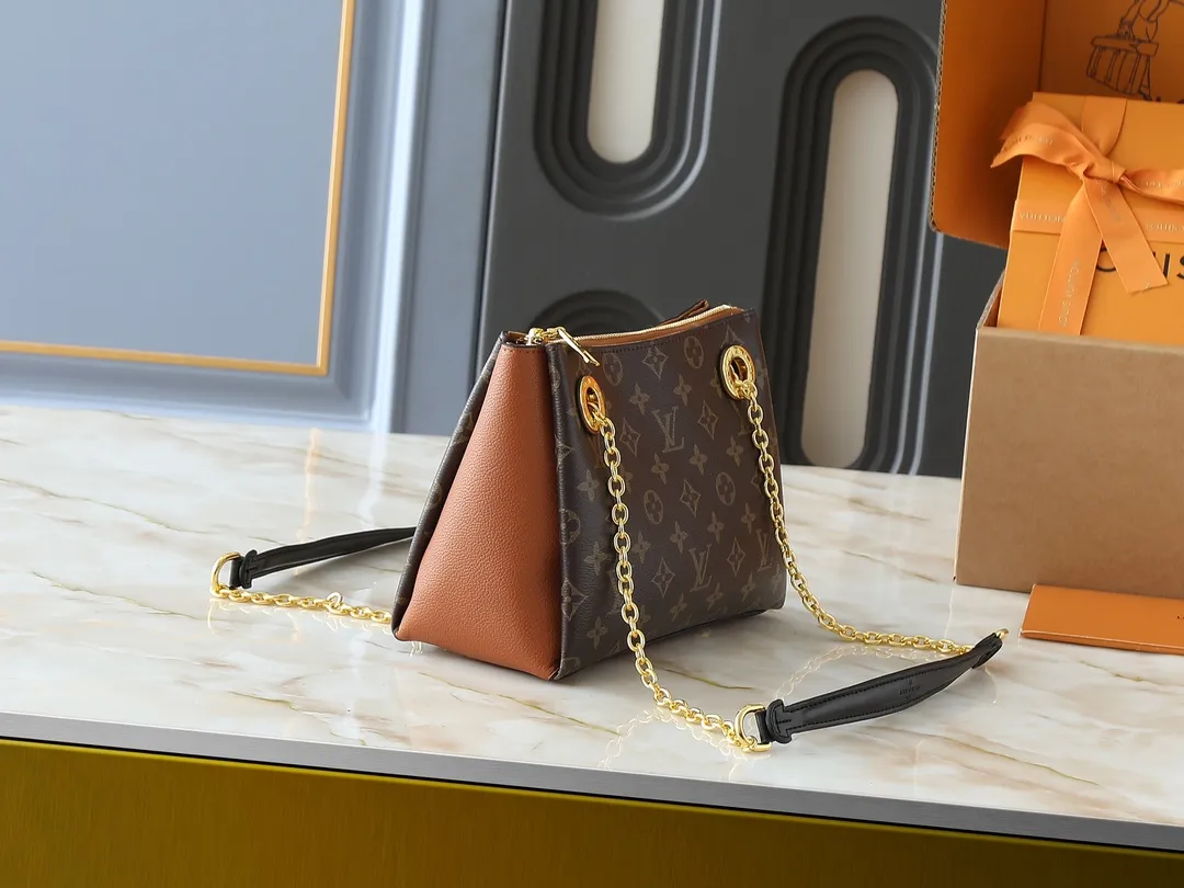 💰260💰Upgraded from the original M43775 M43776 M43777 M43750 This SURENE BB handbag Louis Vuitton's new Surene BB handbag is made of Monogram canvas and grained calfskin, and is equipped with a gold sliding bag chain. Gold metal trim and eye-catching leather trim make it more neat and fashionable. Lightweight, practical, comfortable to carry, easy to match, ideal for fashionable and casual looks. Dimensions: 24.0x 17.0x 11.0 cm