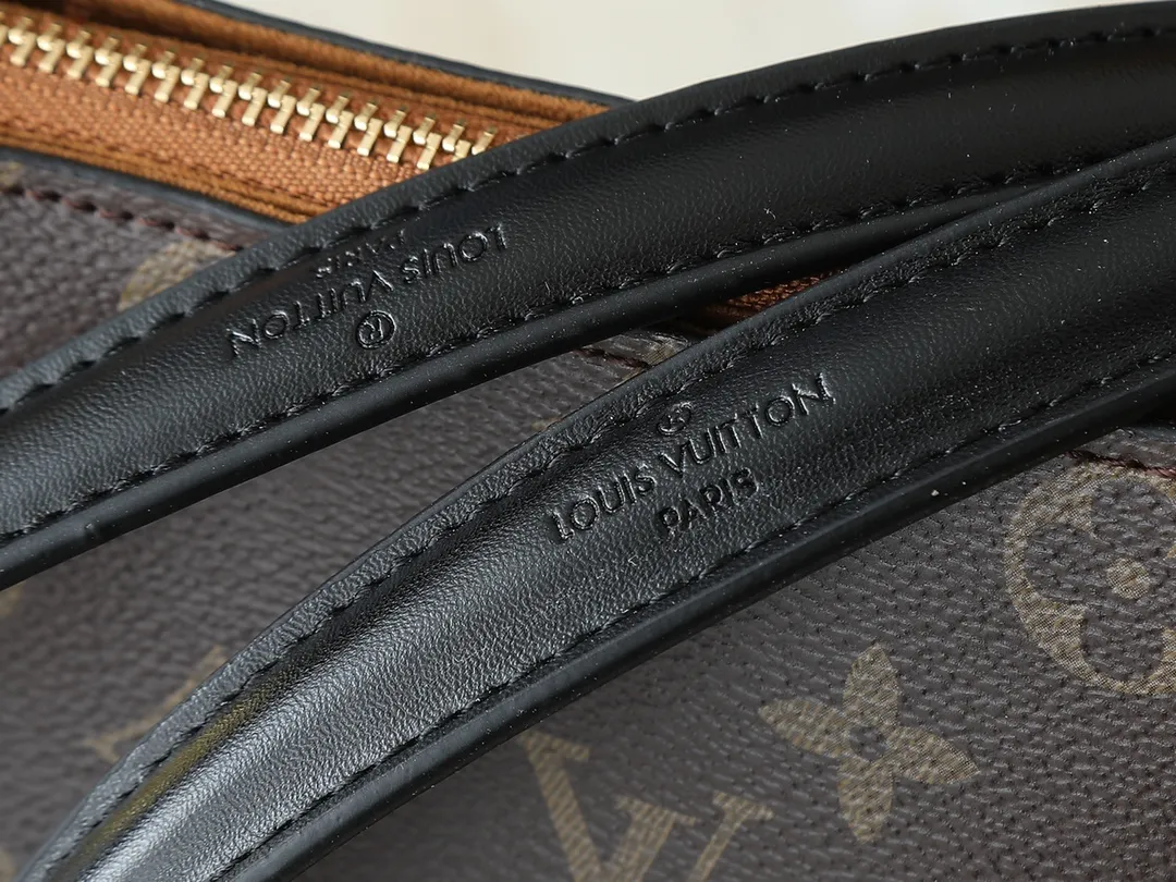 💰260💰Upgraded from the original M43775 M43776 M43777 M43750 This SURENE BB handbag Louis Vuitton's new Surene BB handbag is made of Monogram canvas and grained calfskin, and is equipped with a gold sliding bag chain. Gold metal trim and eye-catching leather trim make it more neat and fashionable. Lightweight, practical, comfortable to carry, easy to match, ideal for fashionable and casual looks. Dimensions: 24.0x 17.0x 11.0 cm