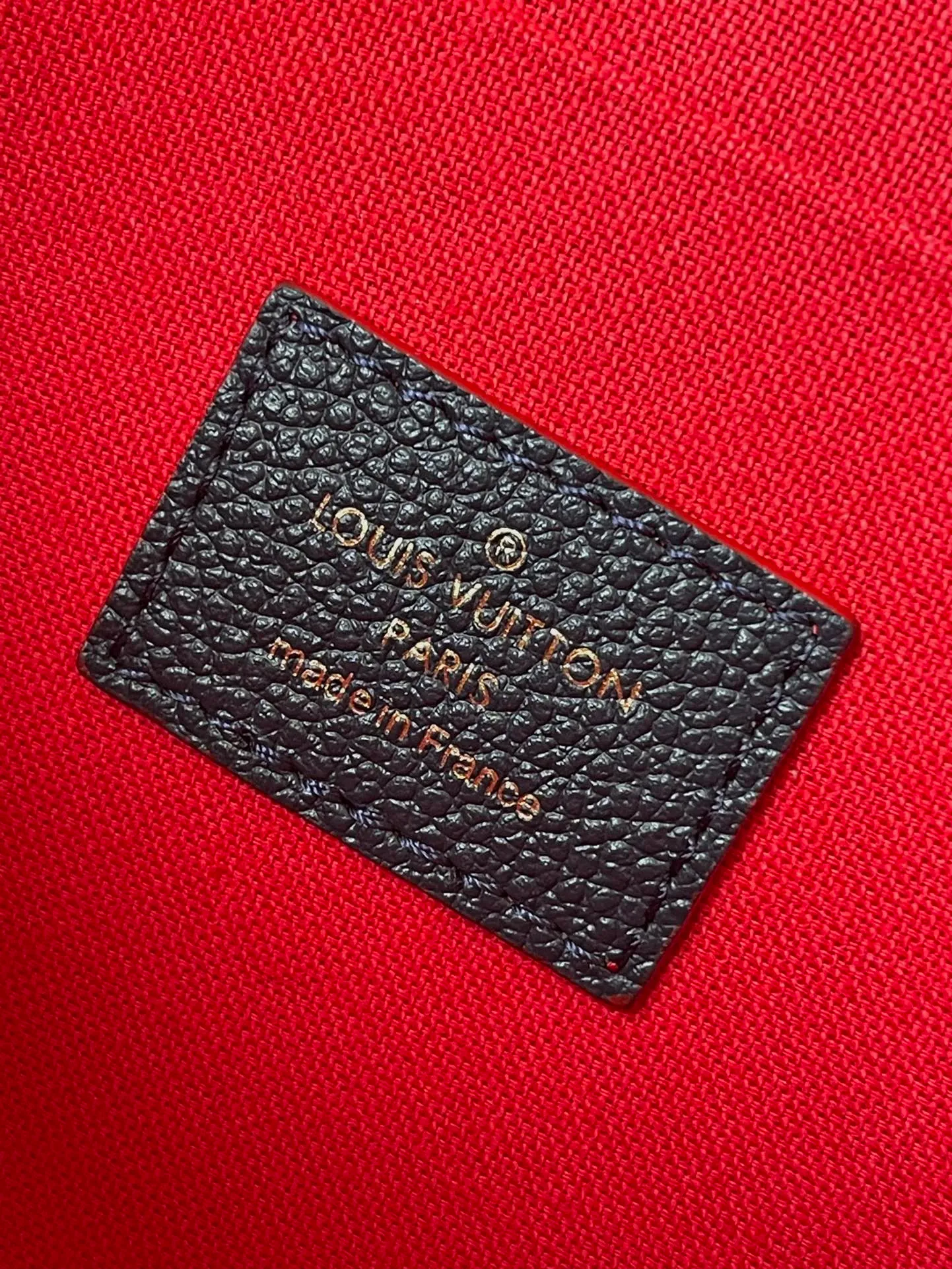 💰740 (top layer leather) top original order M64099 navy blue. Support counter inspection. Photos taken of duty-free goods are consistent with the product without unpacking. This product is an exclusive duty-free product in the market and is the highest-end product. Inspection is supported. This product has passed strict inspection and is flawless. Please wear gloves when touching the product. This product is not returnable or exchangeable. Please confirm the product first and then remove the label on the handle. This product is temporarily not open to the public, only regular customers, and is in short supply. Dimensions: 25 x 14.5 x 4.5 cm