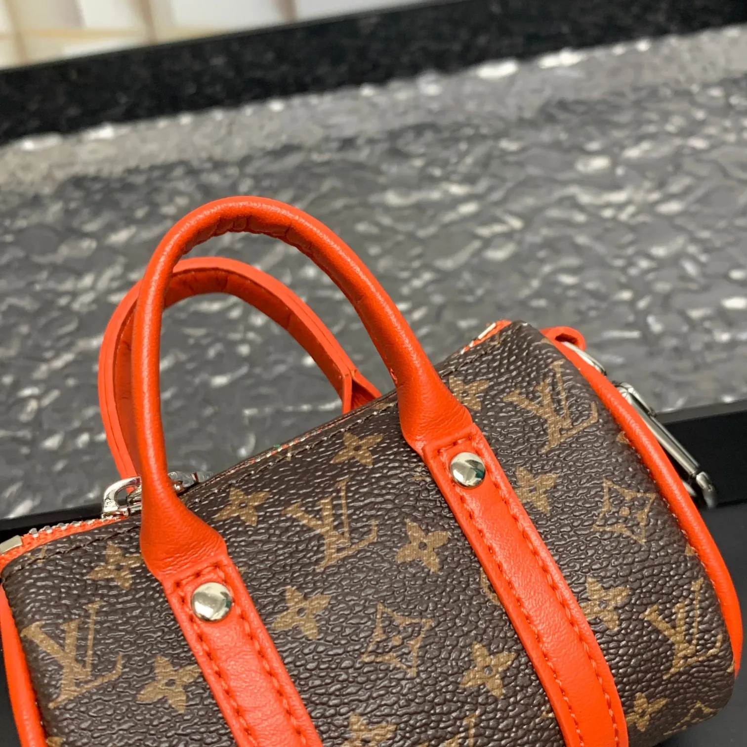 💰200 shipped😍 MINI KEEPALL bag charm and keychain ☀️Louis Vuitton Louis Vuitton lv mini pillow bag pendant ☀️This Mini Keepall bag charm and keychain condenses the classic handbag configuration, boldly showing the spirit of adventure. Monogram canvas with LV inscribed hook buckle, whether hung on a belt or handbag, its zipper closure and built-in keychain ensure secure storage