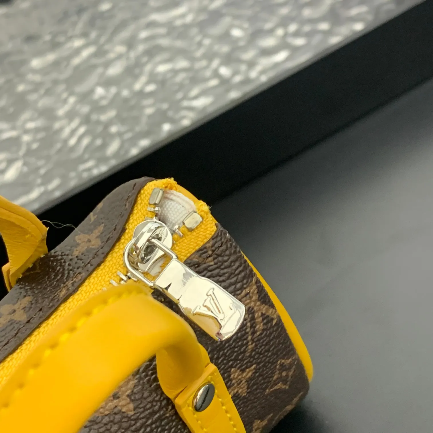 💰200 shipped😍 MINI KEEPALL bag charm and keychain ☀️Louis Vuitton Louis Vuitton lv mini pillow bag pendant ☀️This Mini Keepall bag charm and keychain condenses the classic handbag configuration, boldly showing the spirit of adventure. Monogram canvas with LV inscribed hook buckle, whether hung on a belt or handbag, its zipper closure and built-in keychain ensure secure storage