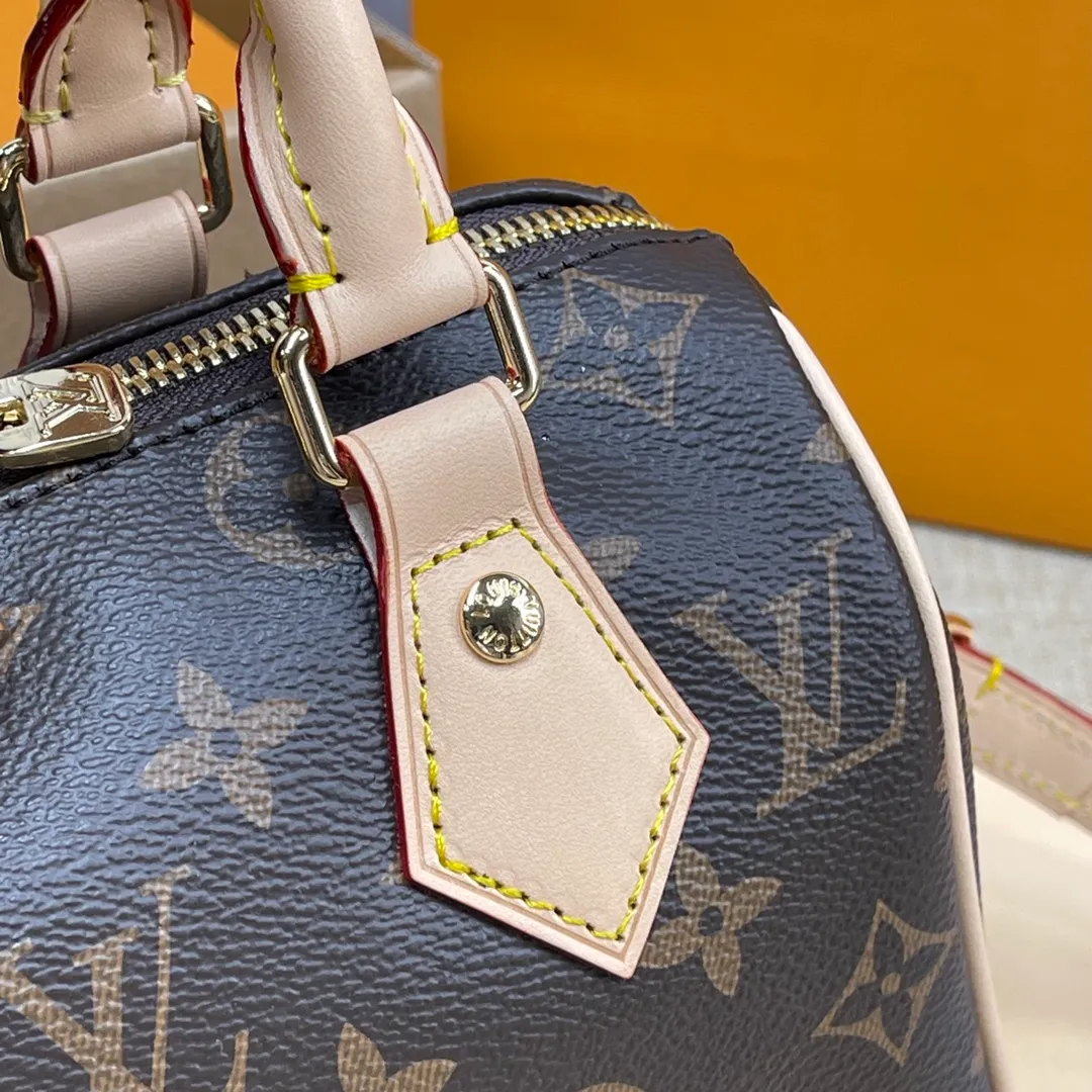 [Upgraded version] P540💰Upgraded version New pillow bag M46234❣️Comes with complete packaging❣️With new version of adjustable leather shoulder strap Speedy 20 handbag💖The strap is even more fashionable! Dimensions 20.5x 13.5x 12cm
