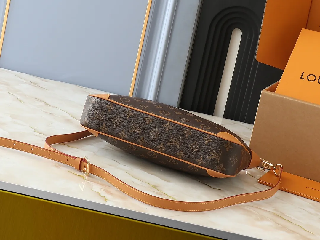 💰260💰Upgraded original M14196 Presbyopia Unisex 2025 Early Spring Soft Leather Series Horn HoboLV croissant bag has always been a classic in the fashion industry, and the medieval LV cross-body shoulder bag is even more popular! This bag not only has the unique charm of the LV brand, but also allows you to walk with fashion and become your best matching weapon! The advantage of the second-hand LV cross-body shoulder bag lies in its quality and sense of history. After the baptism of time, it becomes even more unique and charming. Whether going to work, shopping or attending a party, this bag can easily hold up to various occasions. Its design is simple and elegant, and it can show your fashion taste with any clothing. Dimensions length, height and width: 31✘23✘6cm