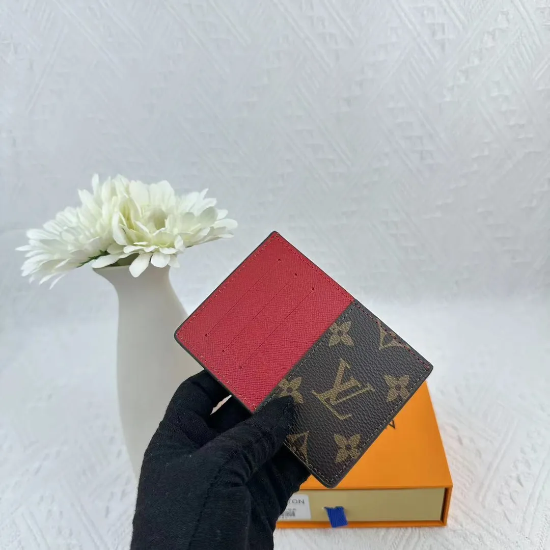 P66 M60166 Card Holder Neo card holder made of Monogram Macassar canvas is the first choice for carrying important cards. Black leather trim makes the classic Louis Vuitton pattern even more eye-catching. Size: 7.5*12