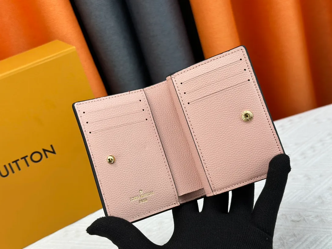 P150LV top replica M80152 This Cléa wallet is made of Monogram Empreinte soft grained cowhide, embellished with Louis Vuitton's iconic Monogram embossed pattern. It has a stylish design, is exquisite and compact but has a spacious capacity. It is equipped with an external patch pocket, zipper coin pocket, banknote compartment and six credit card slots. Dimensions: 12 x 9 x 3.5 cm (length x height x width