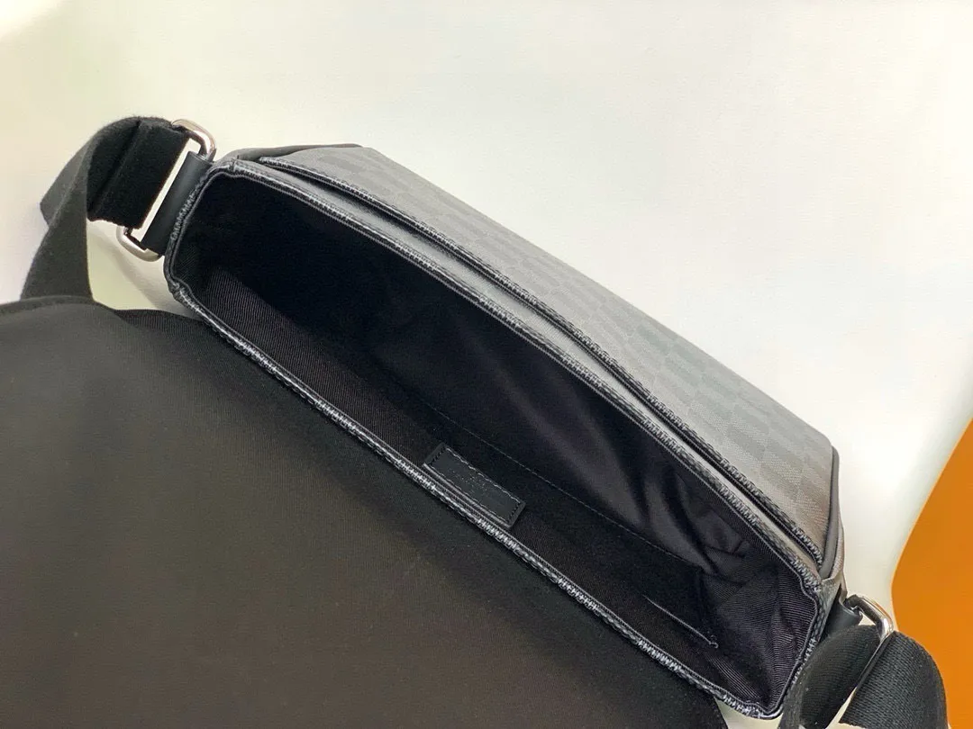 💰740 Top quality original M41213 black check brown check DISTRICT small district small handbag, small, exquisite, classic shape and Damier Graphite canvas material, men's PVC large bag black checkered hijab flip bag shoulder bag casual bag practical elegant handbag, ideal companion for daily life Size 27/23/8cm