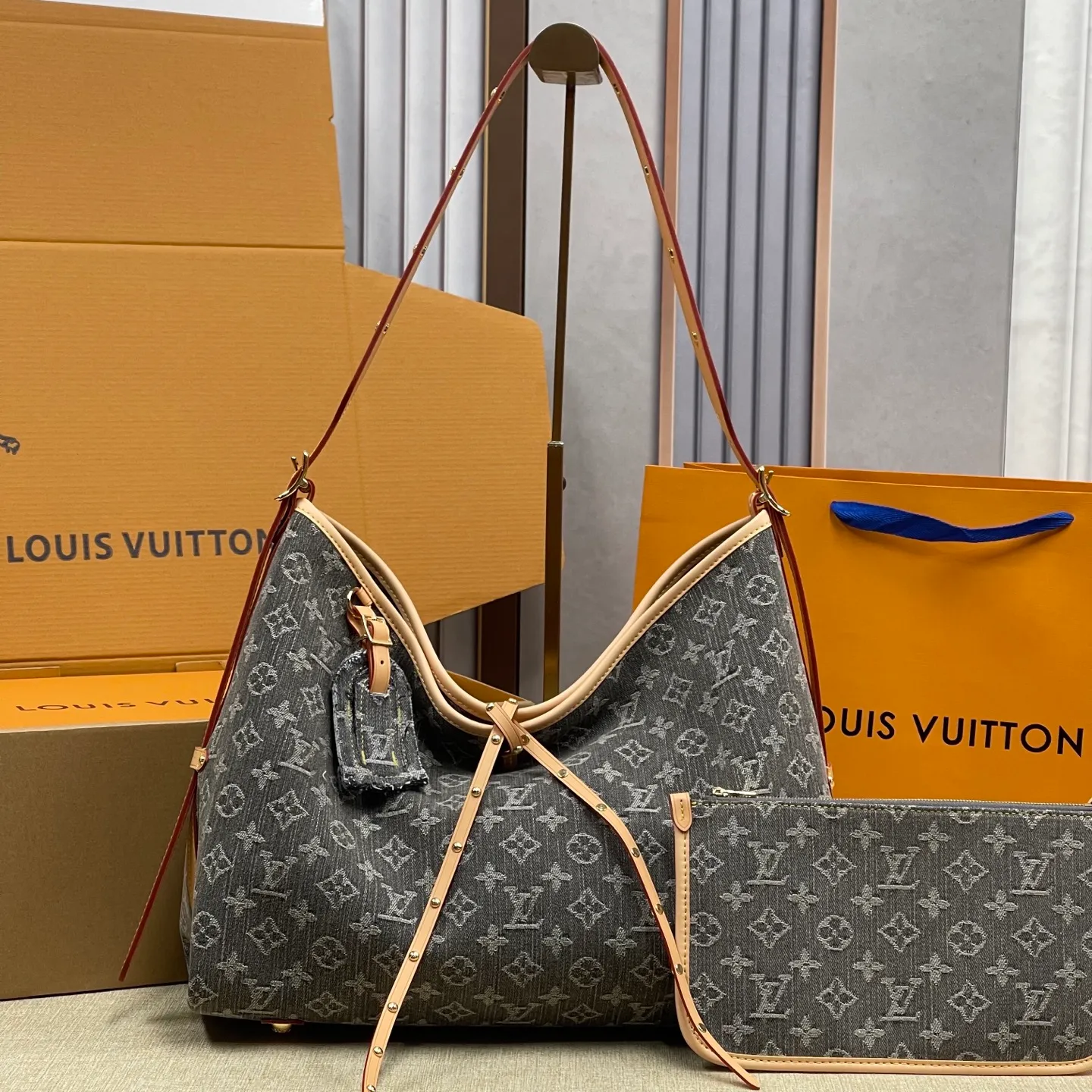 [Upgraded version] P640¥🐶Upgraded version. High quality. Denim denim·Model M13289🐶With complete packaging🎁Denim denim series CARRYALL medium handbag. The handbag is made of Monogram canvas and leather trim, making it a personal companion for urban life. The generous construction has a neat interior and a large interior pocket adds a functional element. Monogram canvas zippered clutch secured with leather strap. Size: 39*30*15cm