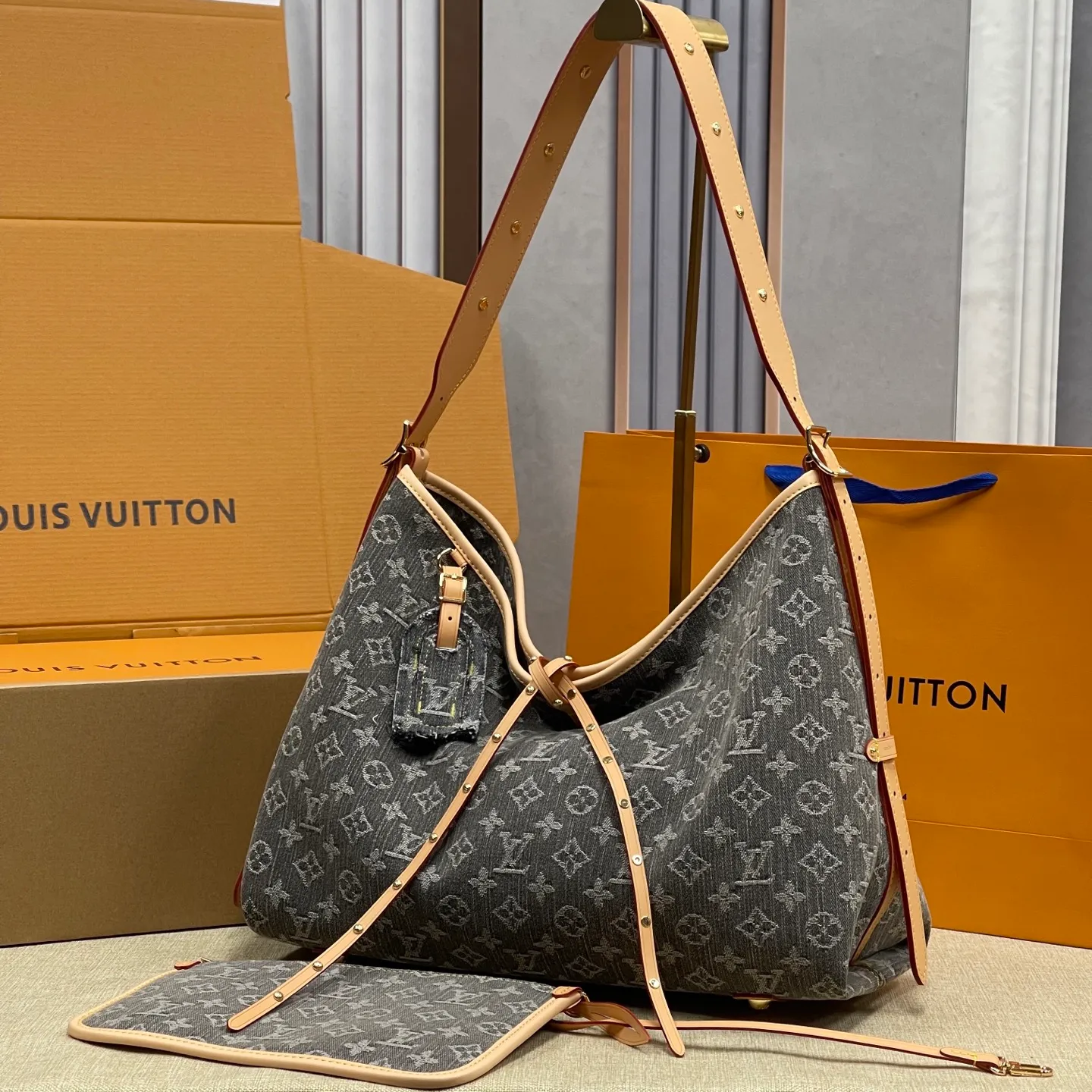 [Upgraded version] P640¥🐶Upgraded version. High quality. Denim denim·Model M13289🐶With complete packaging🎁Denim denim series CARRYALL medium handbag. The handbag is made of Monogram canvas and leather trim, making it a personal companion for urban life. The generous construction has a neat interior and a large interior pocket adds a functional element. Monogram canvas zippered clutch secured with leather strap. Size: 39*30*15cm