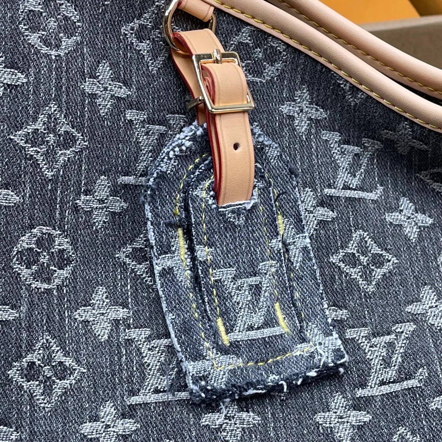 [Upgraded version] P640¥🐶Upgraded version. High quality. Denim denim·Model M13289🐶With complete packaging🎁Denim denim series CARRYALL medium handbag. The handbag is made of Monogram canvas and leather trim, making it a personal companion for urban life. The generous construction has a neat interior and a large interior pocket adds a functional element. Monogram canvas zippered clutch secured with leather strap. Size: 39*30*15cm