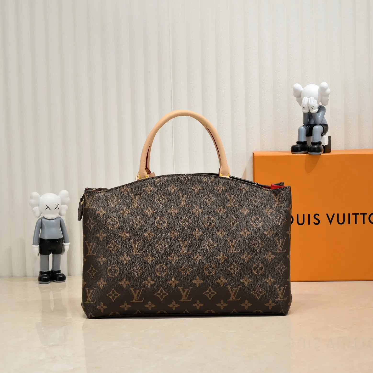 Batch 380💰Large size 2021 new LV New Grand palais mm🎉🎉🎉LV Louis Vuitton double-sided yellow leather presbyopia trendy fashion shoulder bag, N45811. Size: 34-15-24cm