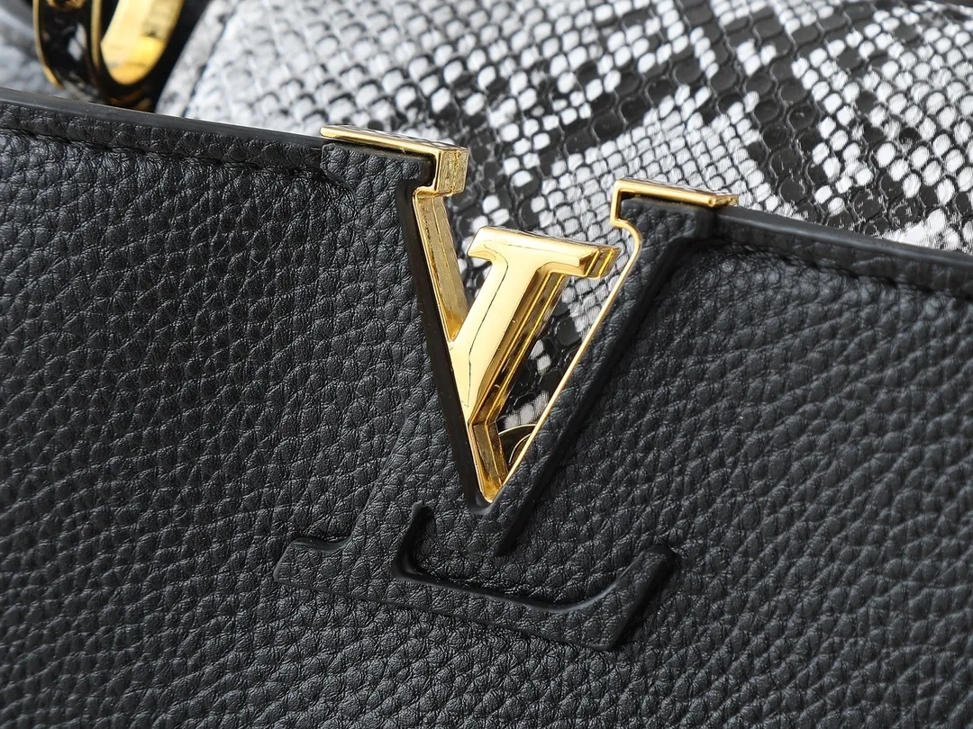 💰340💰Guangzhou goods Upgraded original M80071 M80041 M81410 M81258 M98477 This Capucines handbag displays the subtle sheen of the delicate Taurillon leather and python leather handles, embellished with iconic letters. The detachable wide shoulder strap allows the compact size to be worn on the shoulder or cross-body. Dimensions: 27.0 x 17.3 x 9.0 cm