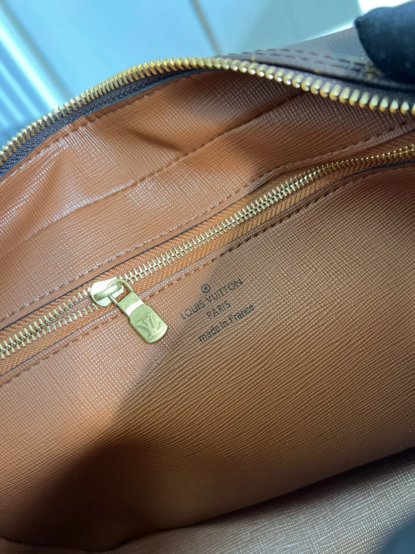 💰820 Top original item [Exclusive real shot M51274 medium size] Vintage used camera bag, crossbody bag, unisex, classic Monogram canvas with yellow leather trim, calm and elegant, one outer open pocket, zippered side pockets inside, adjustable shoulder straps that can be switched freely at any time, sufficient capacity for daily use! Size 27*17*7cm