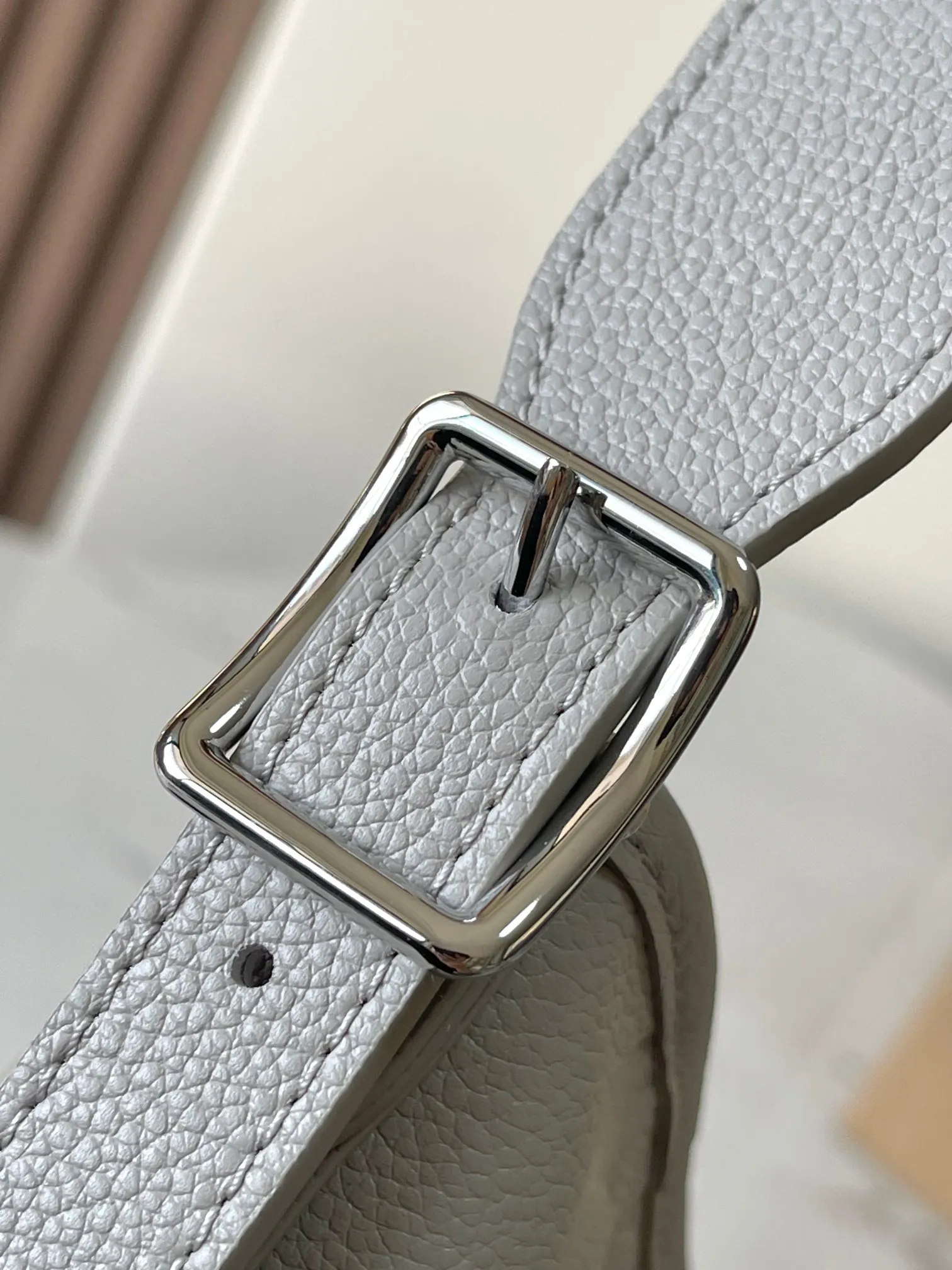💰1080 (top-grain leather) top-quality original order This CarryAll small handbag Model: M12917 taro milk color 163C chip version Material: A-grade all-steel hardware, imported original cowhide Size: 29 x 24 x 12 cm