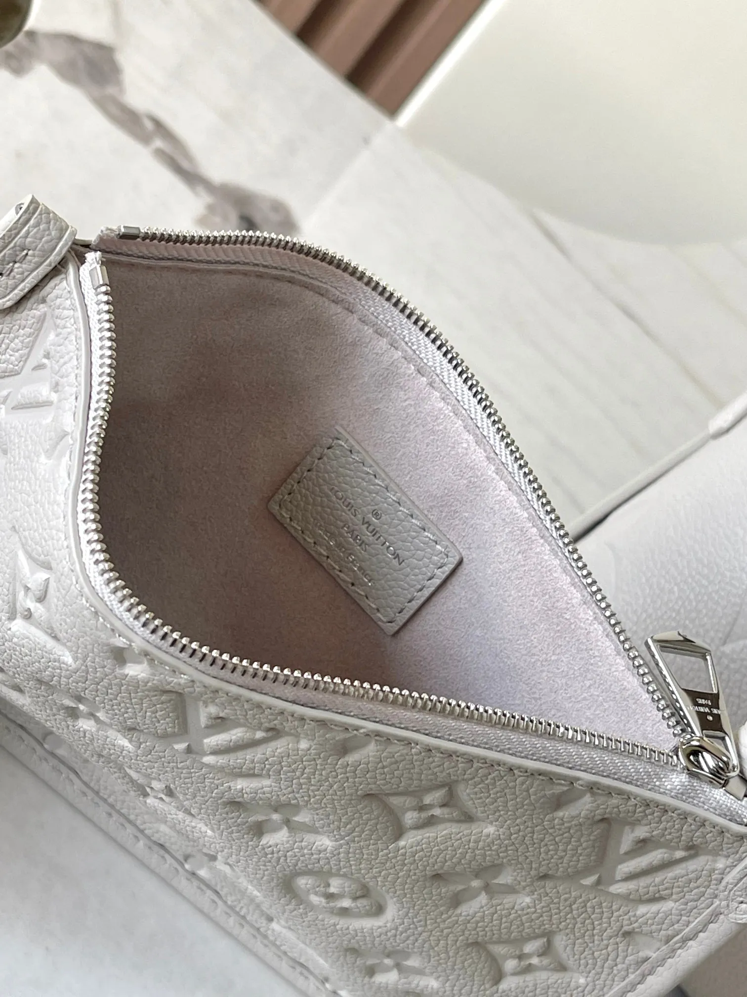 💰1080 (top-grain leather) top-quality original order This CarryAll small handbag Model: M12917 taro milk color 163C chip version Material: A-grade all-steel hardware, imported original cowhide Size: 29 x 24 x 12 cm