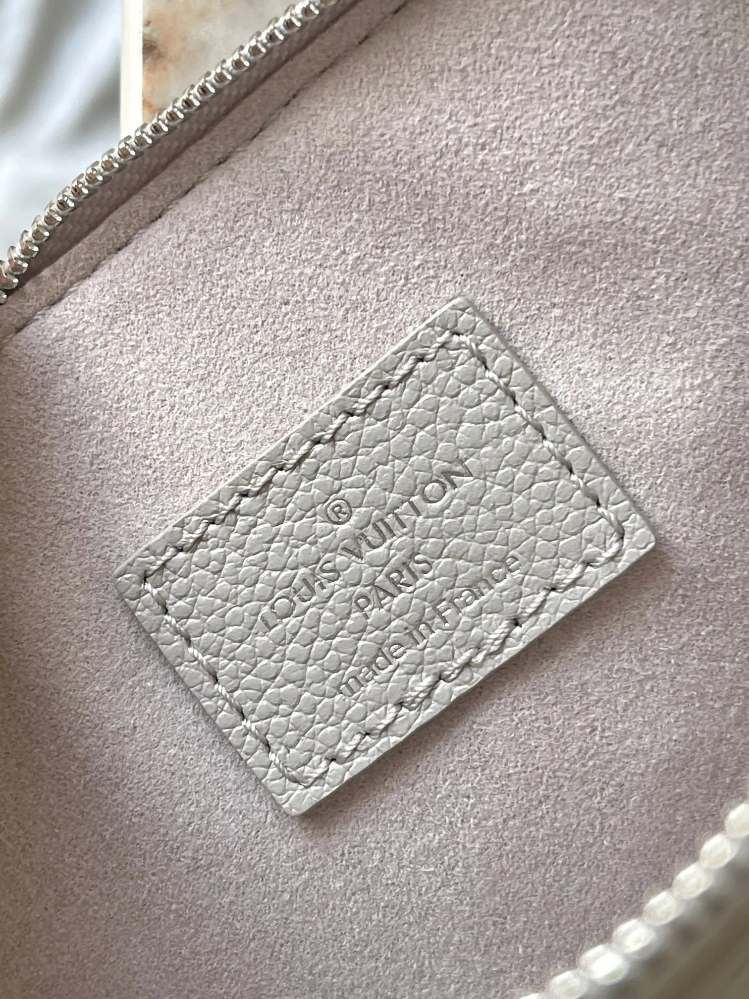 💰1080 (top-grain leather) top-quality original order This CarryAll small handbag Model: M12917 taro milk color 163C chip version Material: A-grade all-steel hardware, imported original cowhide Size: 29 x 24 x 12 cm