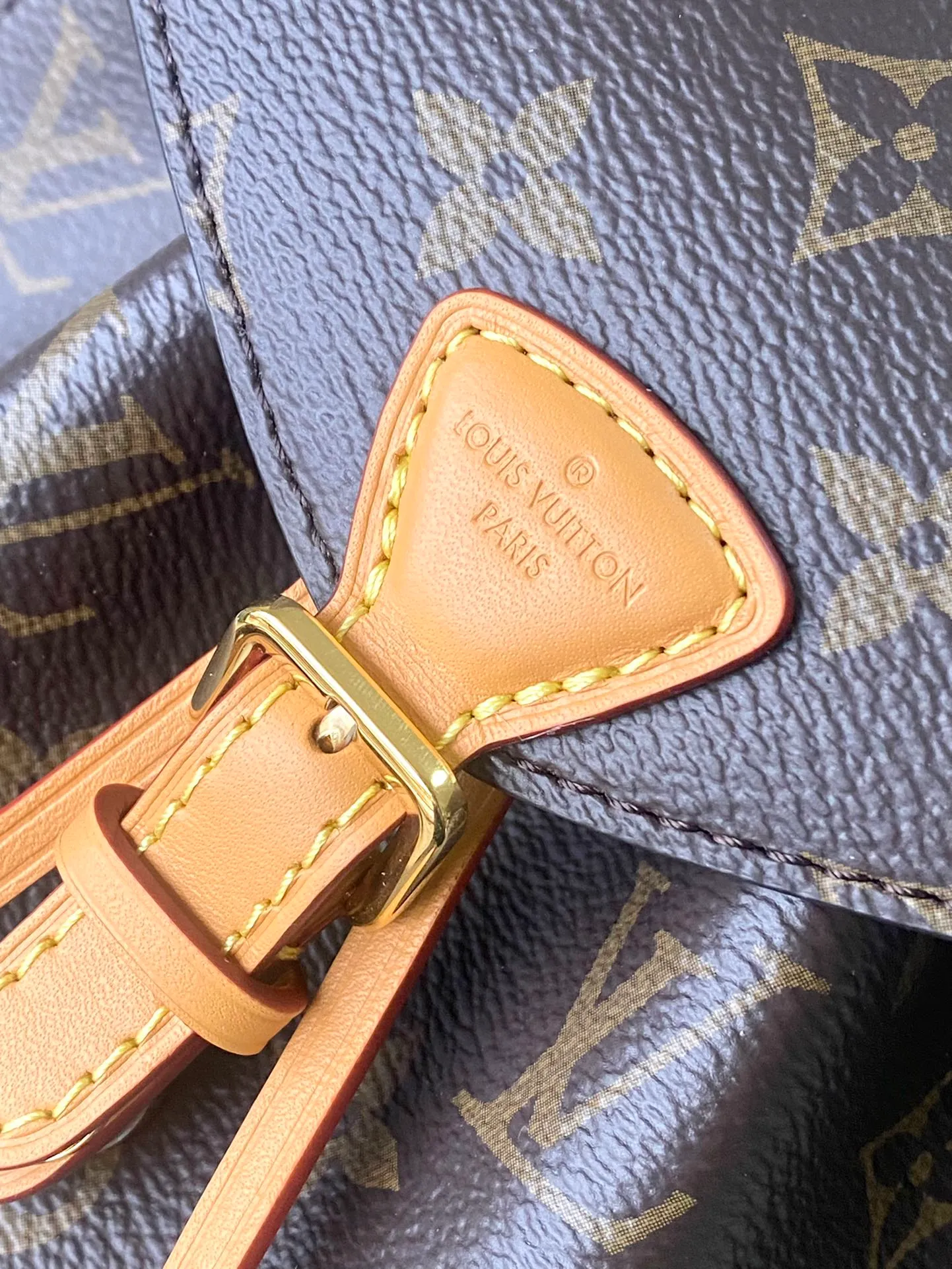 💰840 The top original order M45502 supports counter inspection. The photo taken of duty-free goods is consistent with the product and has not been unpacked. This product is an exclusive duty-free product in the market and is the highest-end product. Inspection is supported. This product has passed strict inspection and is flawless. Please wear gloves when touching the product. This product is not returnable or exchangeable. Please confirm the product first and then remove the label on the handle. This product is temporarily not open to the public, only regular customers, and is in short supply. Dimensions: 17 x 20 x 10.5 cm