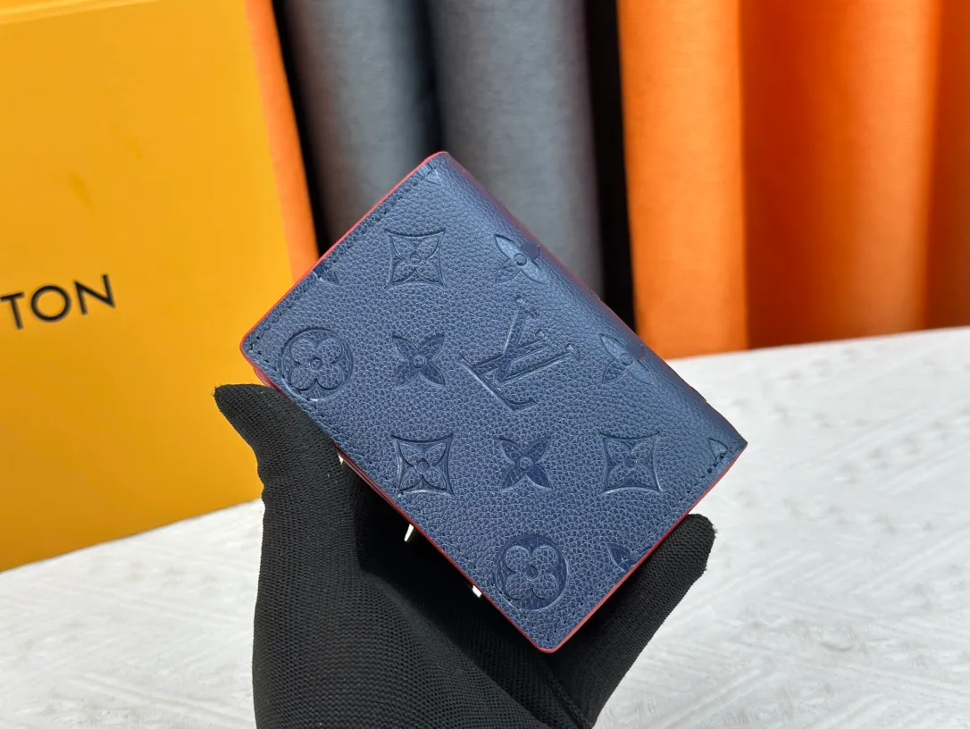 P150LV top replica M80152 This Cléa wallet is made of Monogram Empreinte soft grained cowhide, embellished with Louis Vuitton's iconic Monogram embossed pattern. It has a stylish design, is exquisite and compact but has a spacious capacity. It is equipped with an external patch pocket, zipper coin pocket, banknote compartment and six credit card slots. Dimensions: 12 x 9 x 3.5 cm (length x height x width
